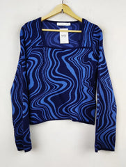 Buy online pre-used pre-loved 100% authentic & Original branded Warehouse (WT-6098) available in Pakistan. Top international brands avilable.