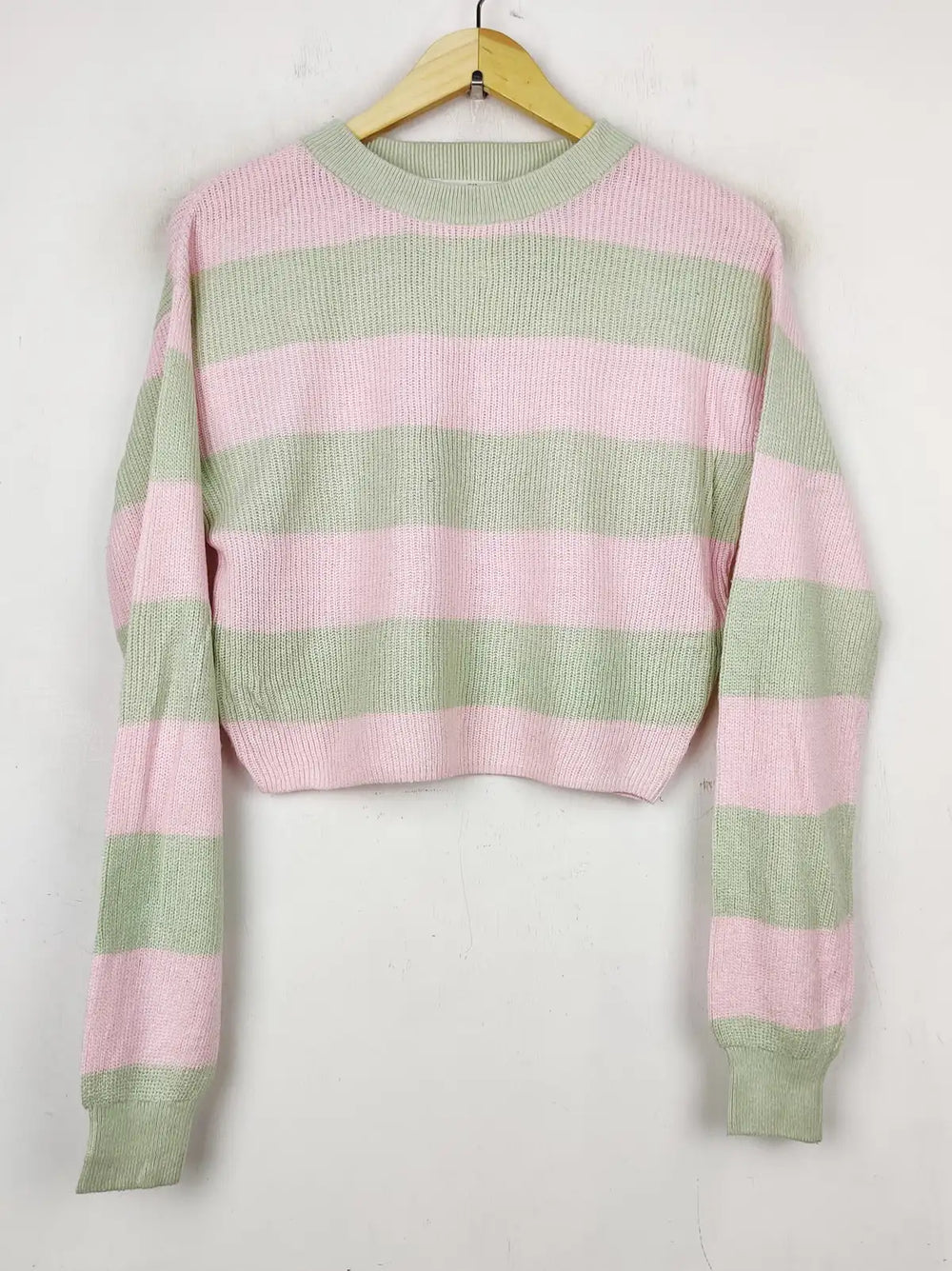 Buy online pre-used pre-loved 100% authentic & Original branded H&M (WT-6116) available in Pakistan. Top international brands avilable.