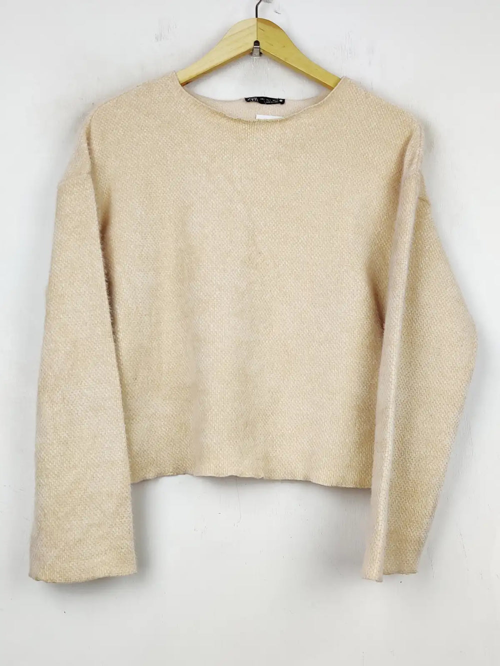 Buy online pre-used pre-loved 100% authentic & Original branded Zara (WT-6170) available in Pakistan. Top international brands avilable.