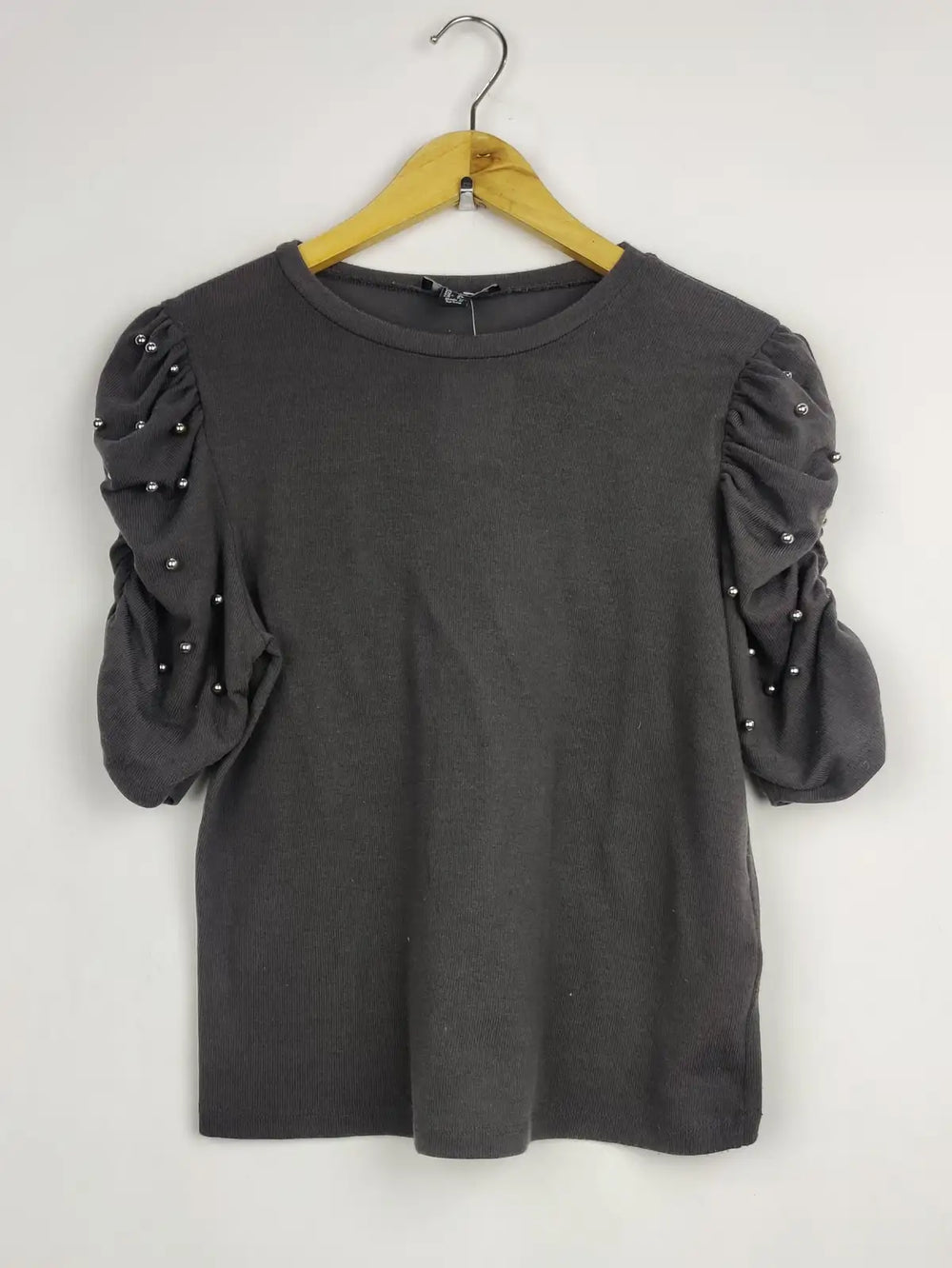 Buy online pre-used pre-loved 100% authentic & Original branded New Look (WT-6607) available in Pakistan. Top international brands avilable.