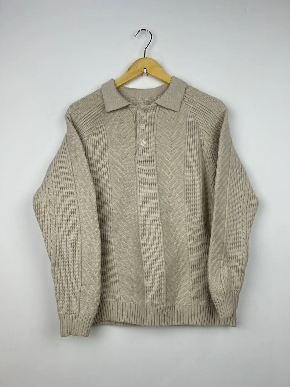 Buy online pre-used pre-loved 100% authentic & Original branded Unknown Brand (WT-6632) available in Pakistan. Top international brands avilable.