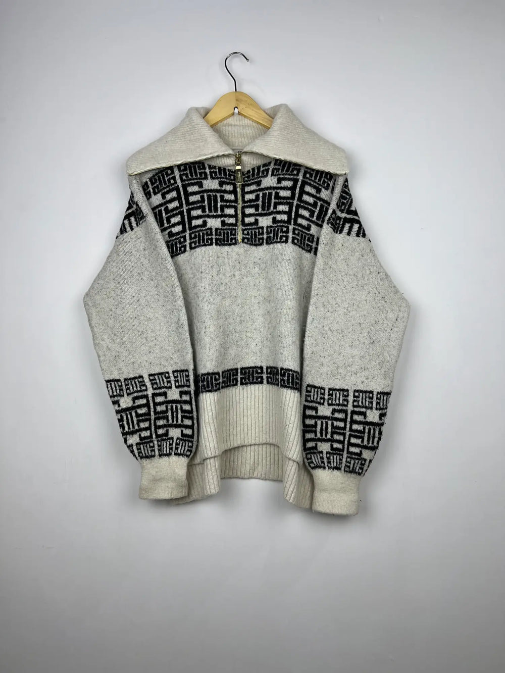 Buy online pre-used pre-loved 100% authentic & Original branded River Island (WT-6719) available in Pakistan. Top international brands avilable.