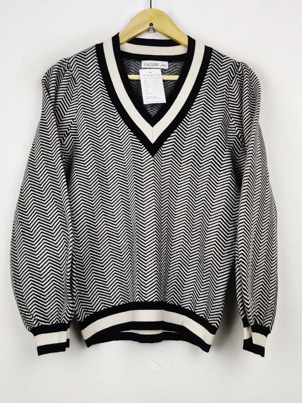 Buy online pre-used pre-loved 100% authentic & Original branded Gallery (WT-7099) available in Pakistan. Top international brands avilable.