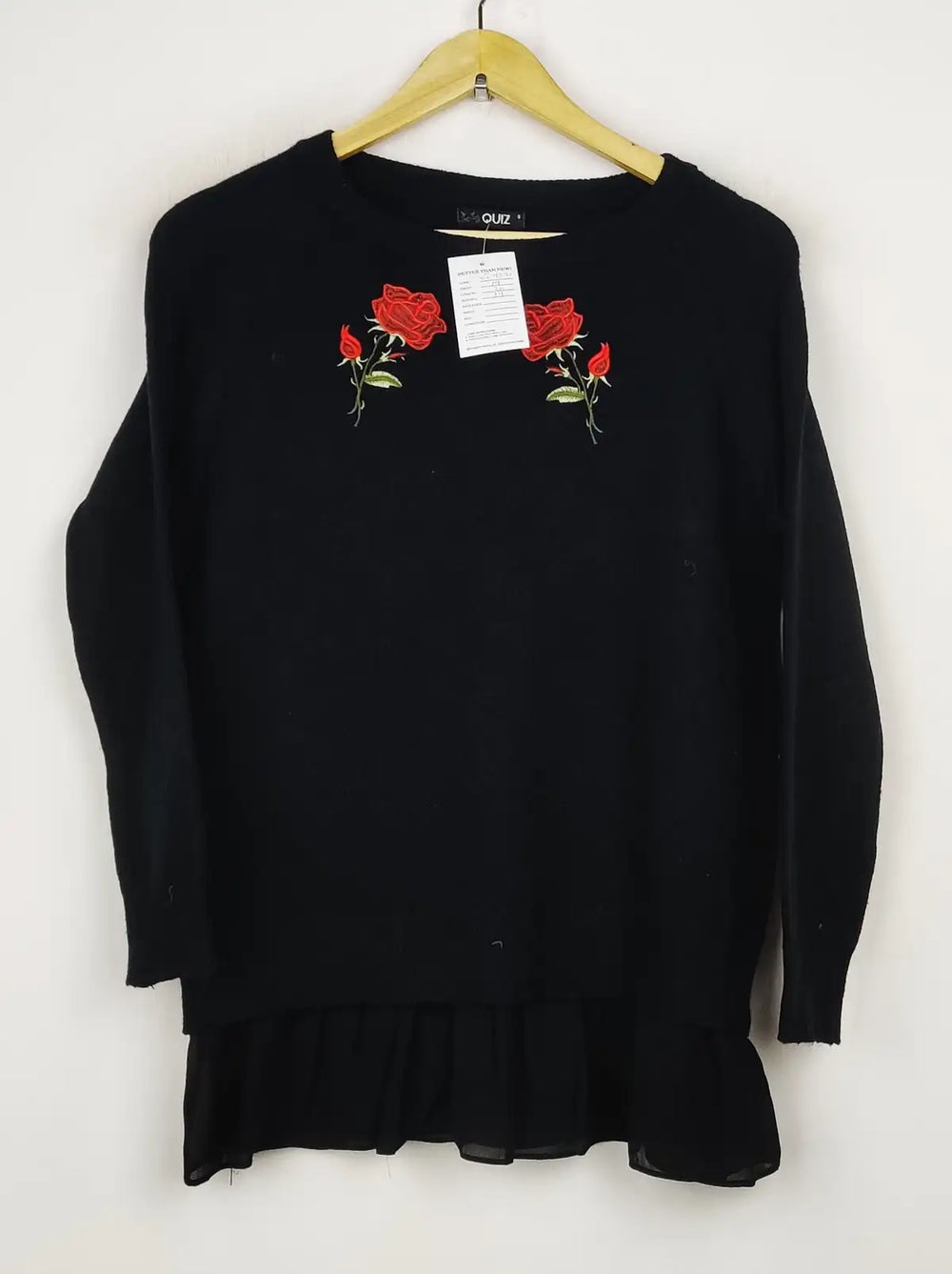 Buy online pre-used pre-loved 100% authentic & Original branded Quiz (WT-7221) available in Pakistan. Top international brands avilable.