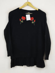 Buy online pre-used pre-loved 100% authentic & Original branded Quiz (WT-7221) available in Pakistan. Top international brands avilable.