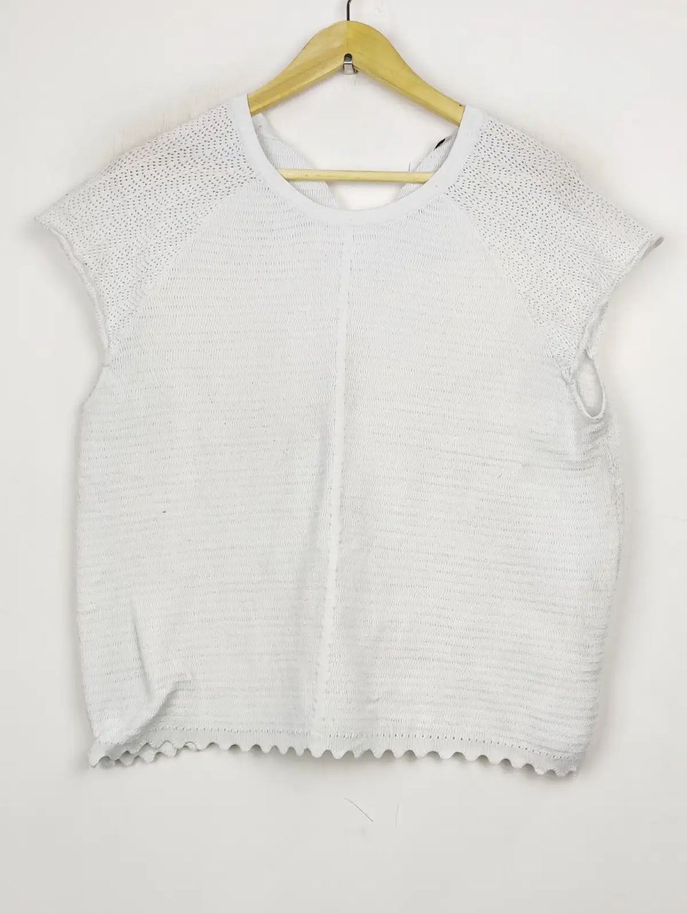 Buy online pre-used pre-loved 100% authentic & Original branded Gallery (WT-7239) available in Pakistan. Top international brands avilable.