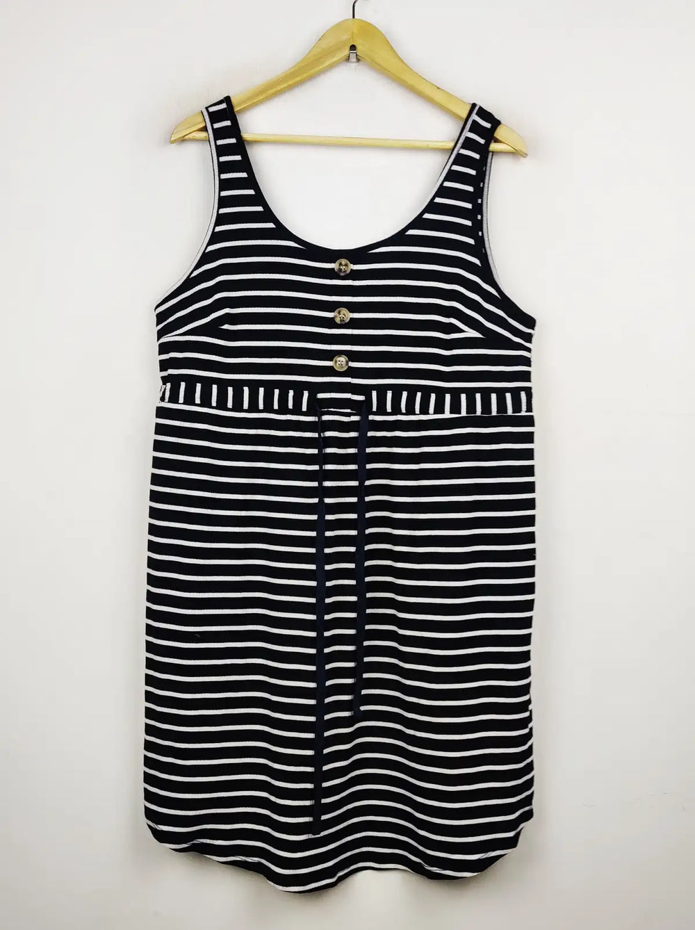 Buy online pre-used pre-loved 100% authentic & Original branded Shein (WT-7368) available in Pakistan. Top international brands avilable.