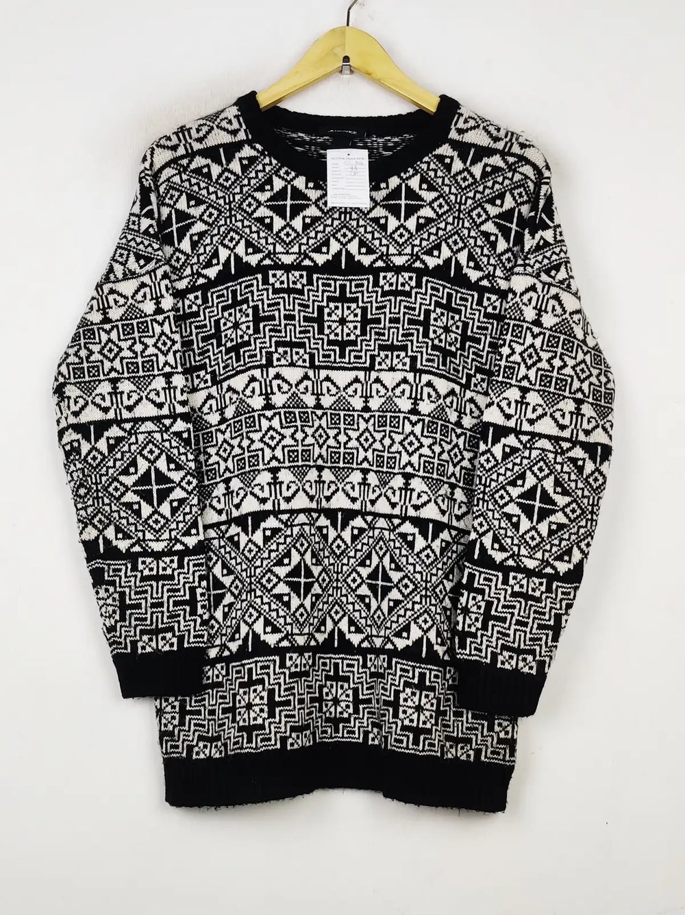 Buy online pre-used pre-loved 100% authentic & Original branded Monkl (WT-7966) available in Pakistan. Top international brands avilable.