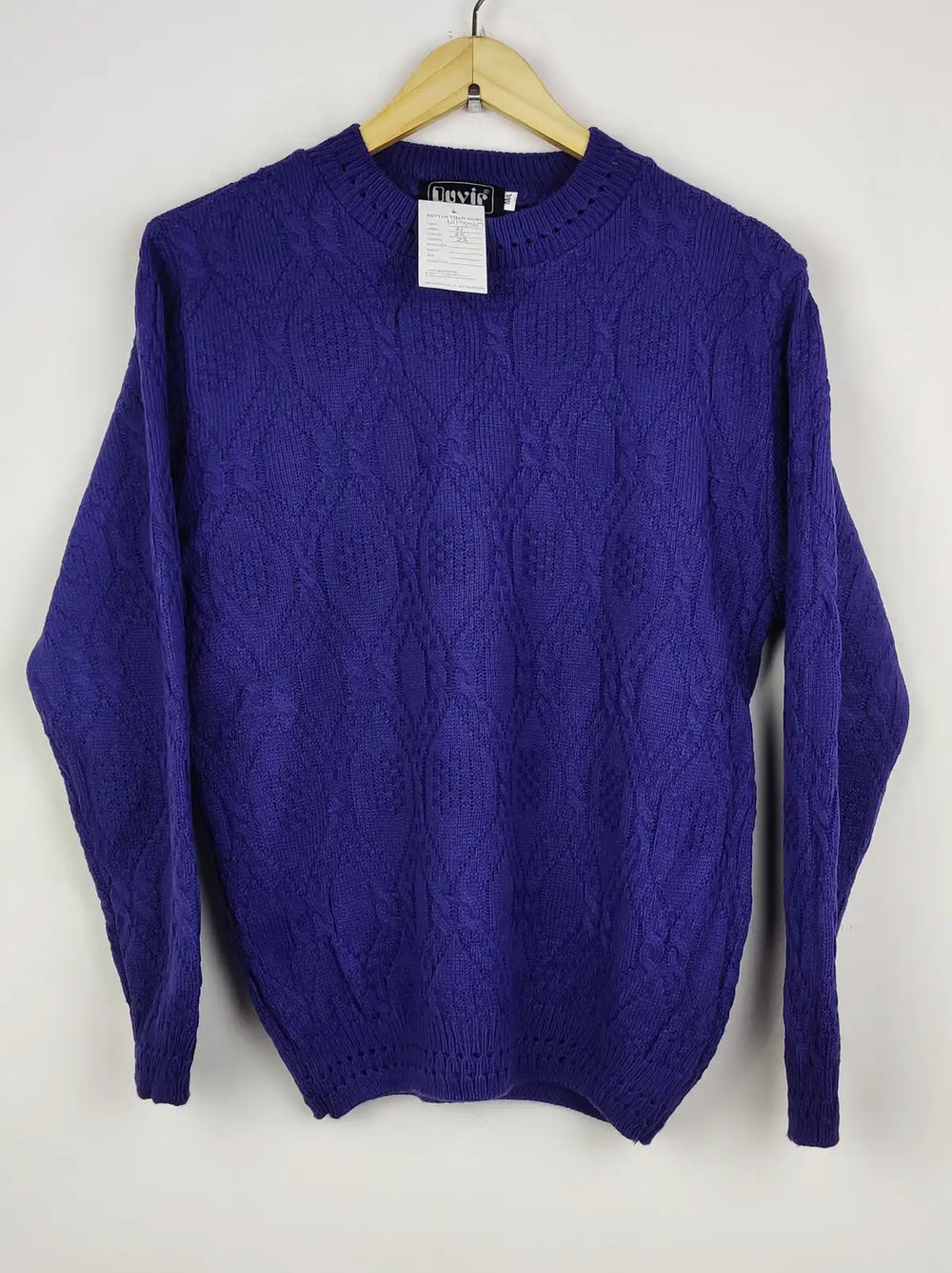 Buy online pre-used pre-loved 100% authentic & Original branded Luvir (WT-8069) available in Pakistan. Top international brands avilable.