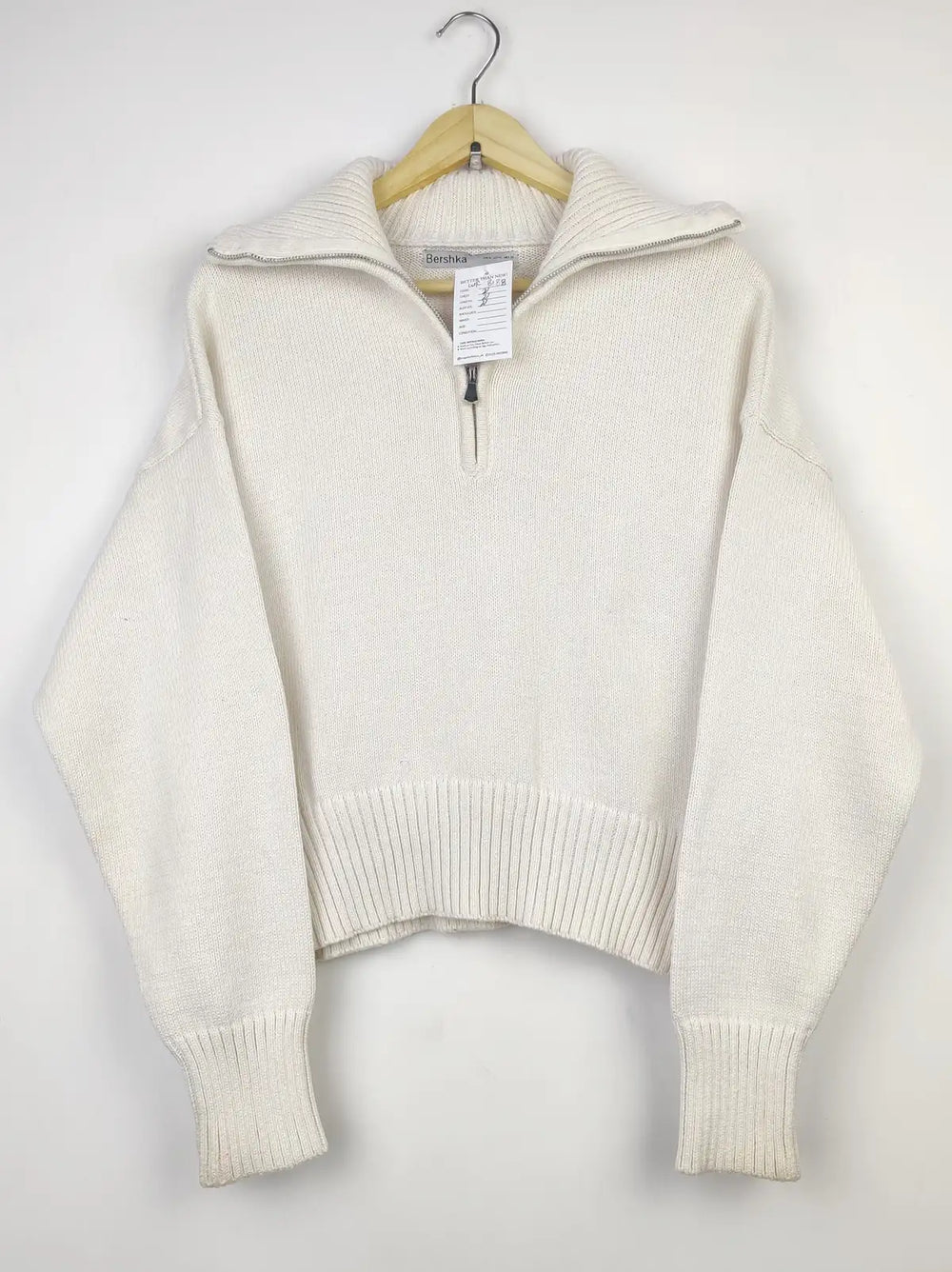 Buy online pre-used pre-loved 100% authentic & Original branded Bershka (WT-8188) available in Pakistan. Top international brands avilable.