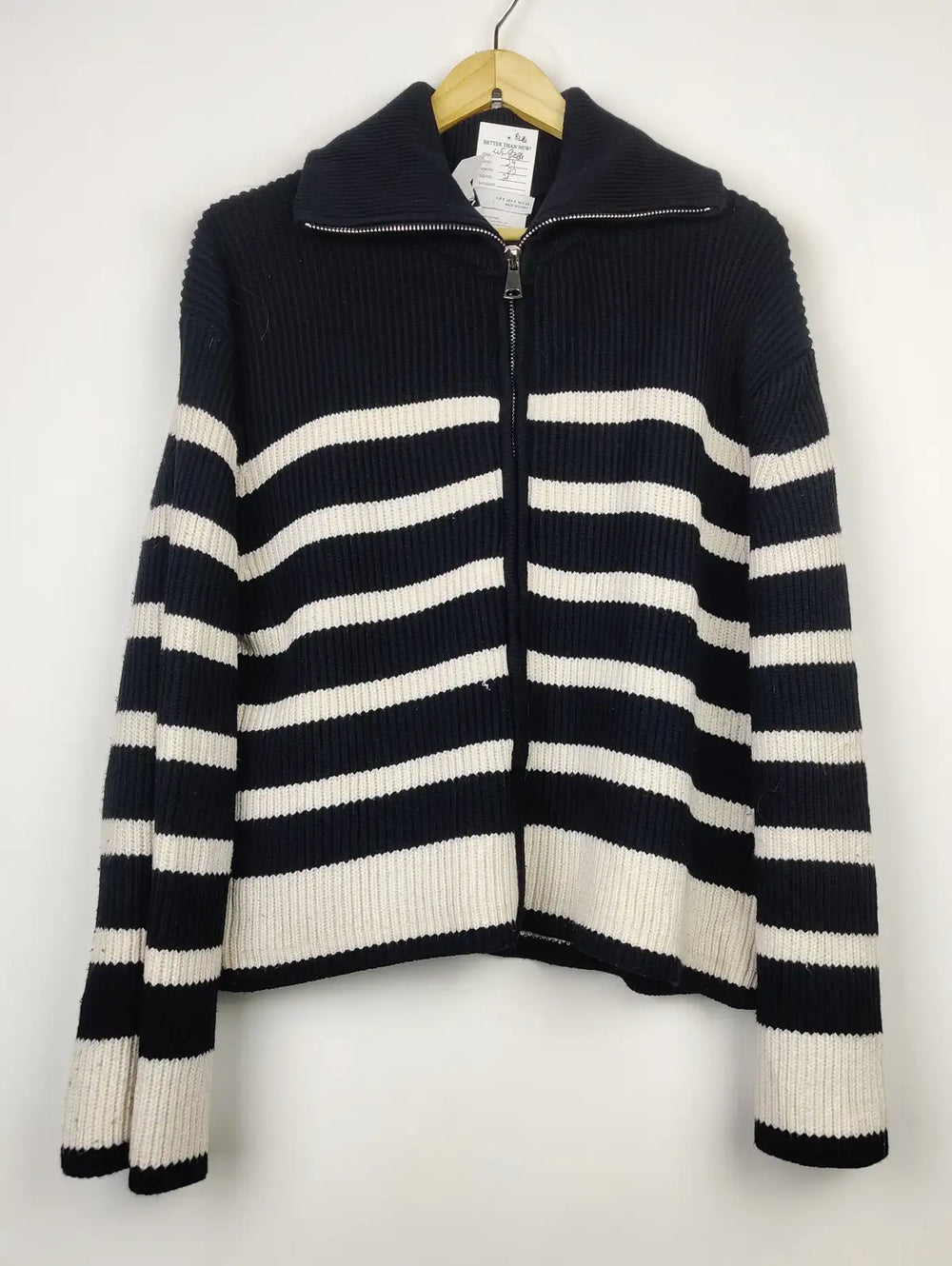 Buy online pre-used pre-loved 100% authentic & Original branded Zara (WT-8281) available in Pakistan. Top international brands avilable.