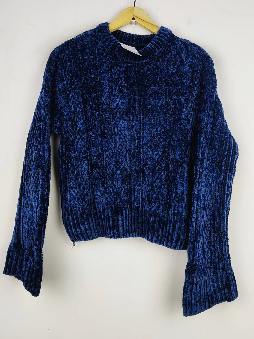 Buy online pre-used pre-loved 100% authentic & Original branded River Island (WT-9933) available in Pakistan. Top international brands avilable.