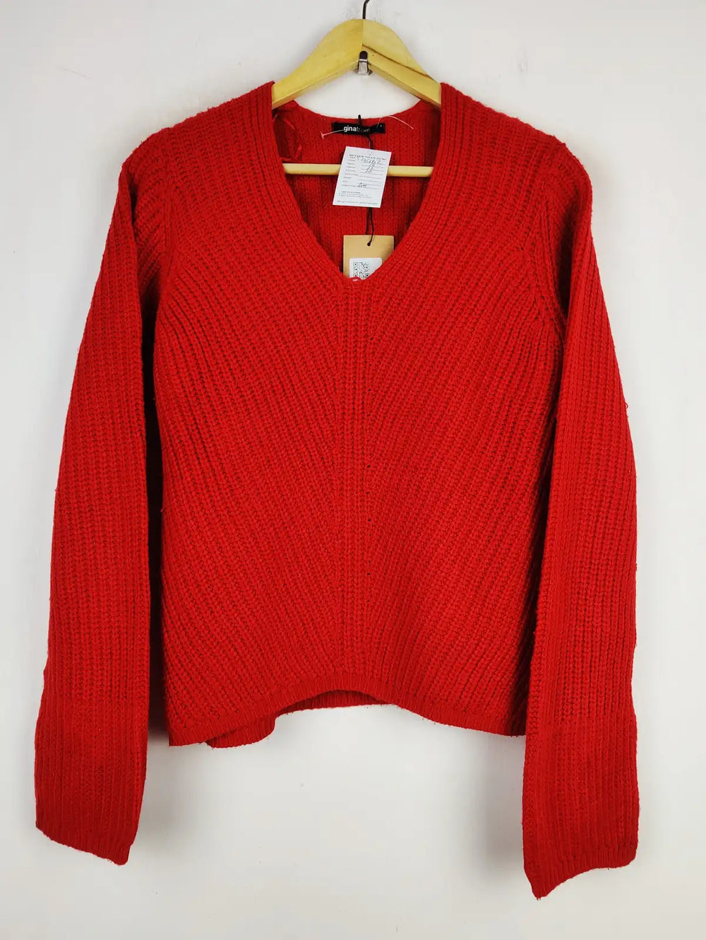 Buy online pre-used pre-loved 100% authentic & Original branded Gina (WT-9962) available in Pakistan. Top international brands avilable.