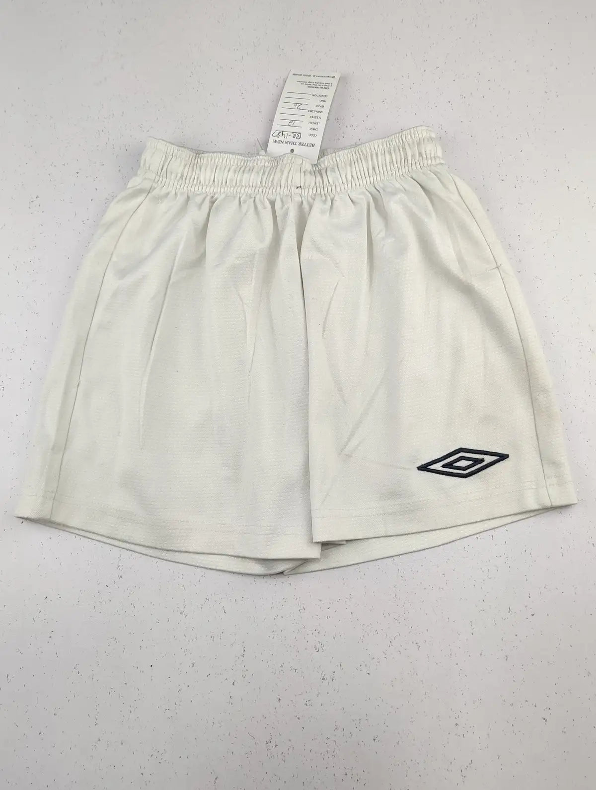 Buy online pre-used pre-loved 100% authentic & Original branded Umbro (BB-1487) available in Pakistan. Top international brands avilable.
