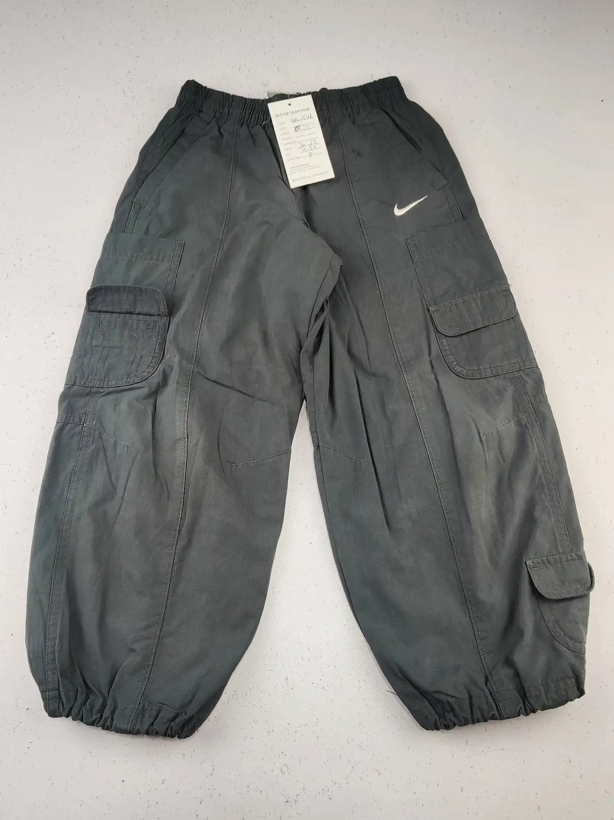 Buy online pre-used pre-loved 100% authentic & Original branded Nike (BB-1548) available in Pakistan. Top international brands avilable.