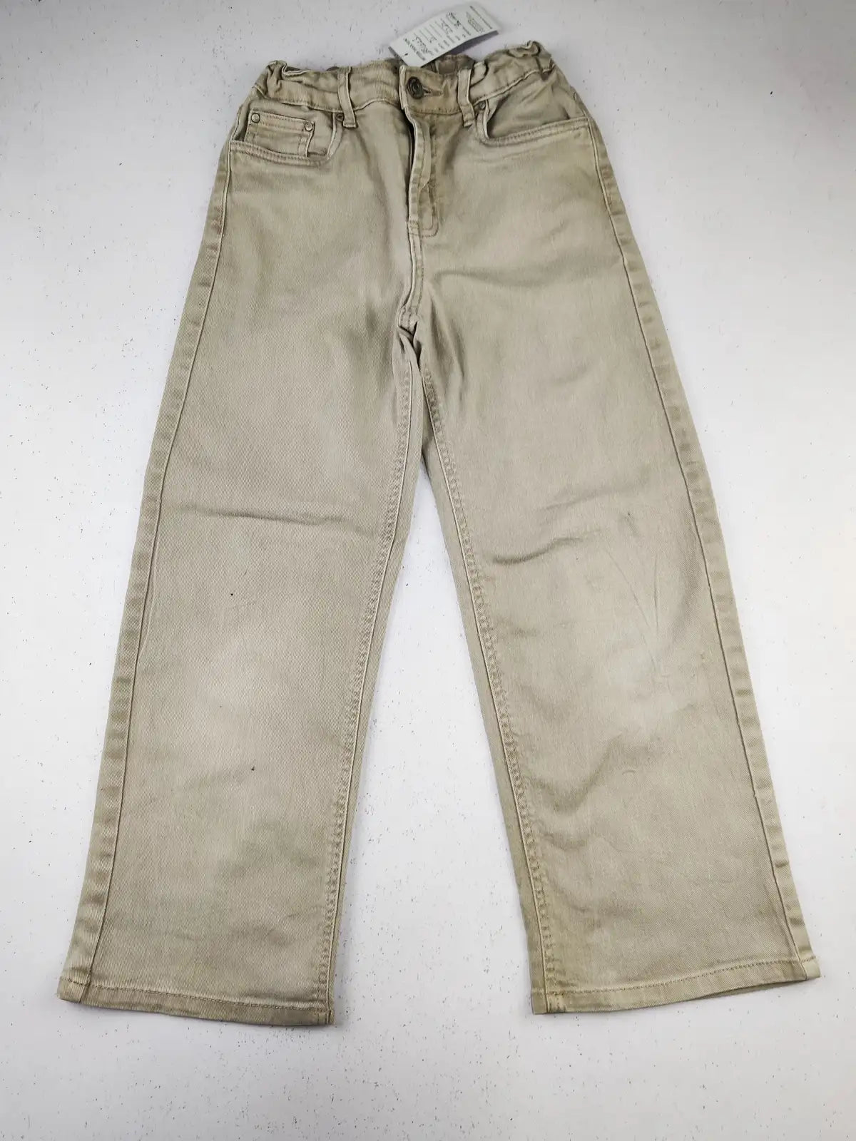 Buy online pre-used pre-loved 100% authentic & Original branded Unknown Brand (BB-1603) available in Pakistan. Top international brands avilable.