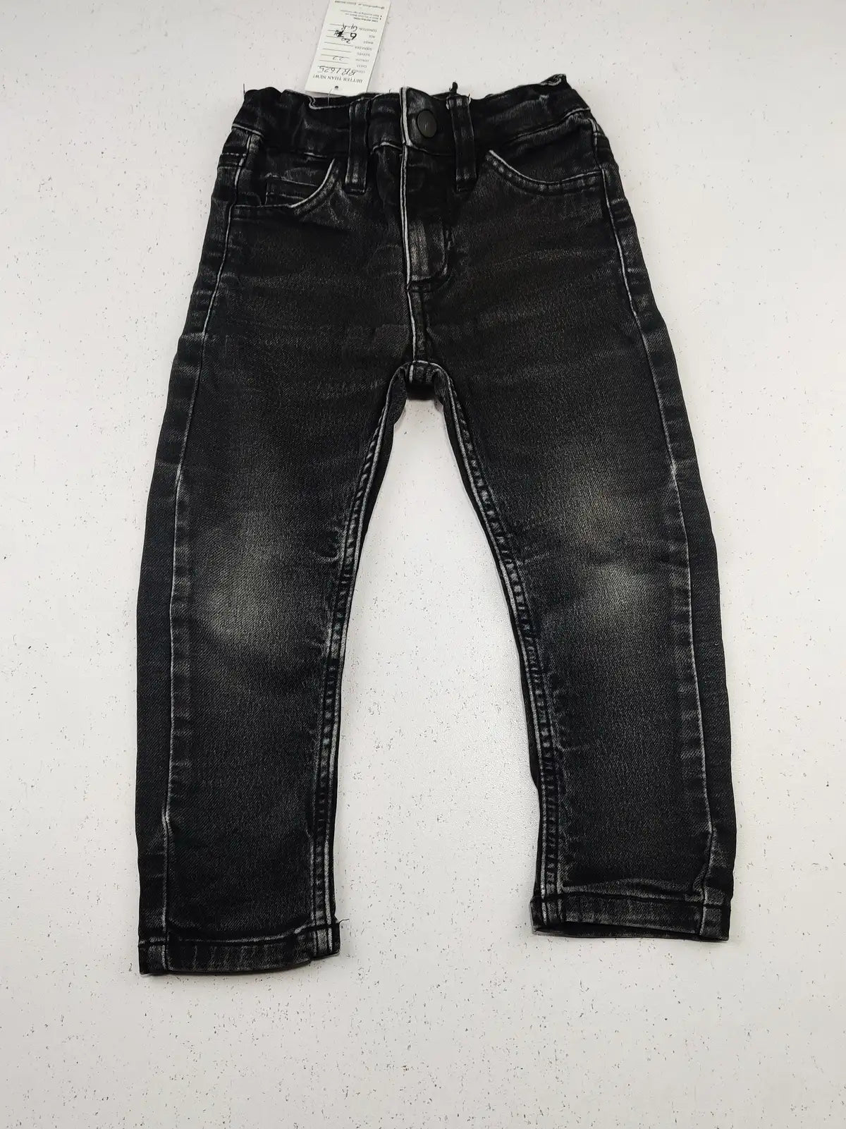 Buy online pre-used pre-loved 100% authentic & Original branded Loaded Boys (BB-1625) available in Pakistan. Top international brands avilable.