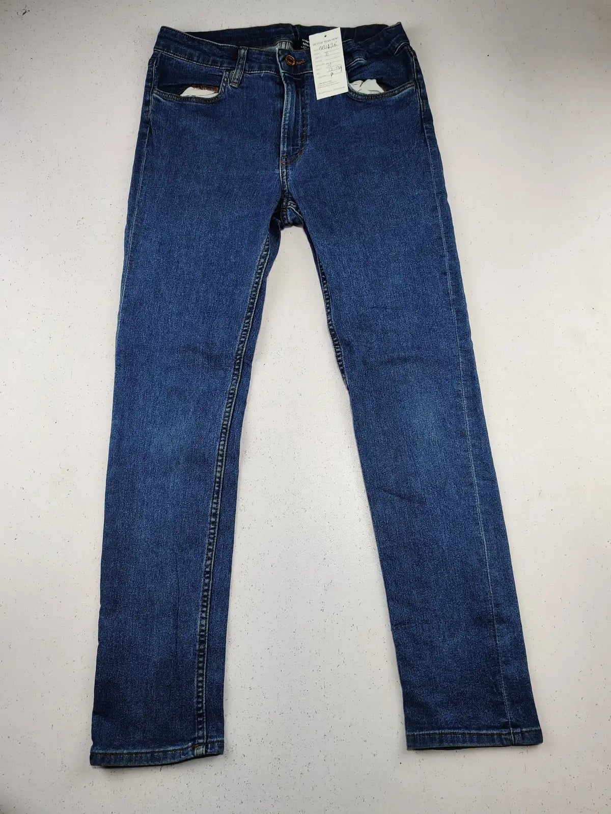 Buy online pre-used pre-loved 100% authentic & Original branded Unknown Brand (BB-1635) available in Pakistan. Top international brands avilable.