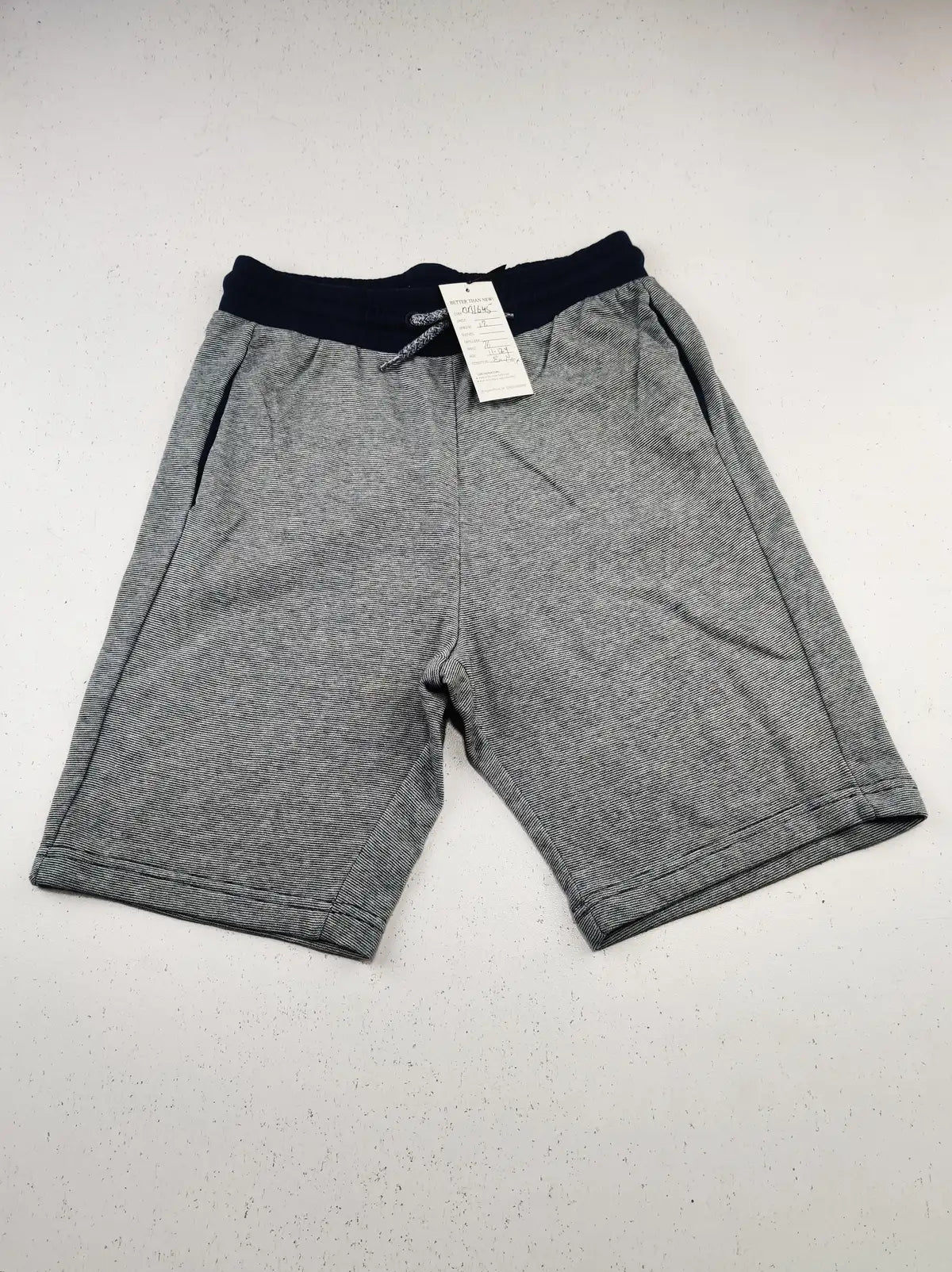 Buy online pre-used pre-loved 100% authentic & Original branded H&M (BB-1645) available in Pakistan. Top international brands avilable.