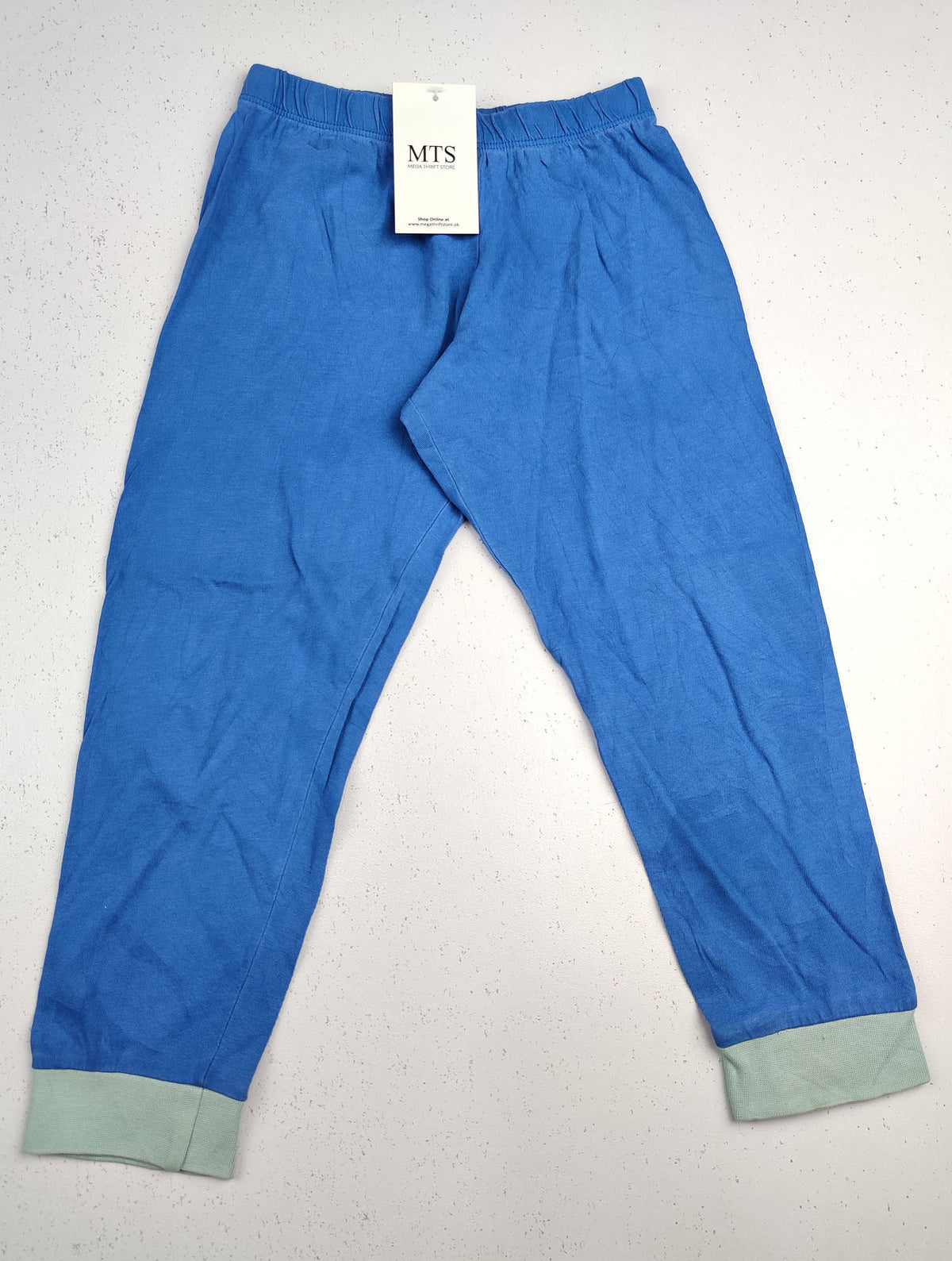 Buy online pre-used pre-loved 100% authentic & Original branded Unknown Brand (BB-269) available in Pakistan. Top international brands avilable.