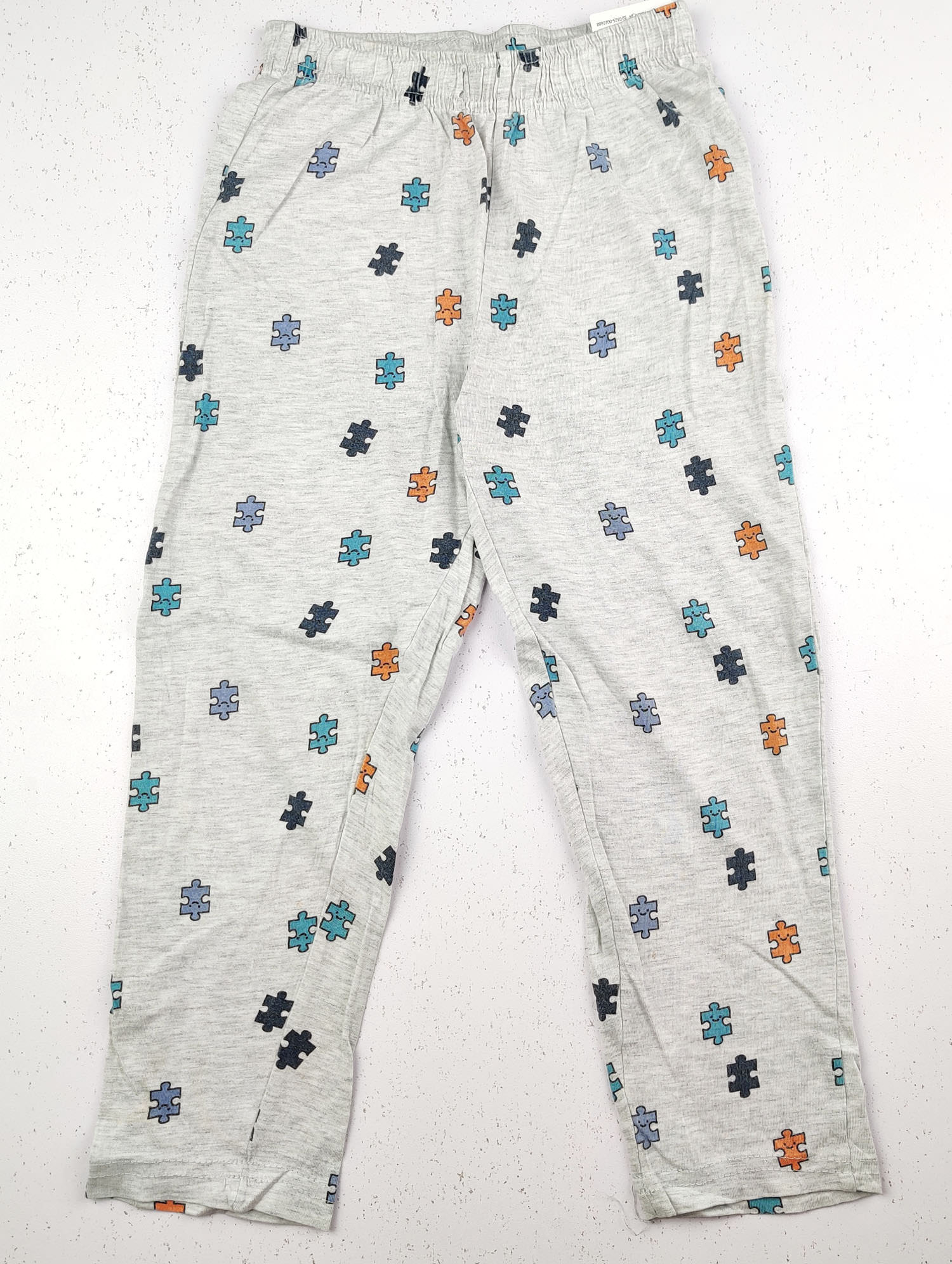 Buy online pre-used pre-loved 100% authentic & Original branded Young Style (BB-454) available in Pakistan. Top international brands avilable.