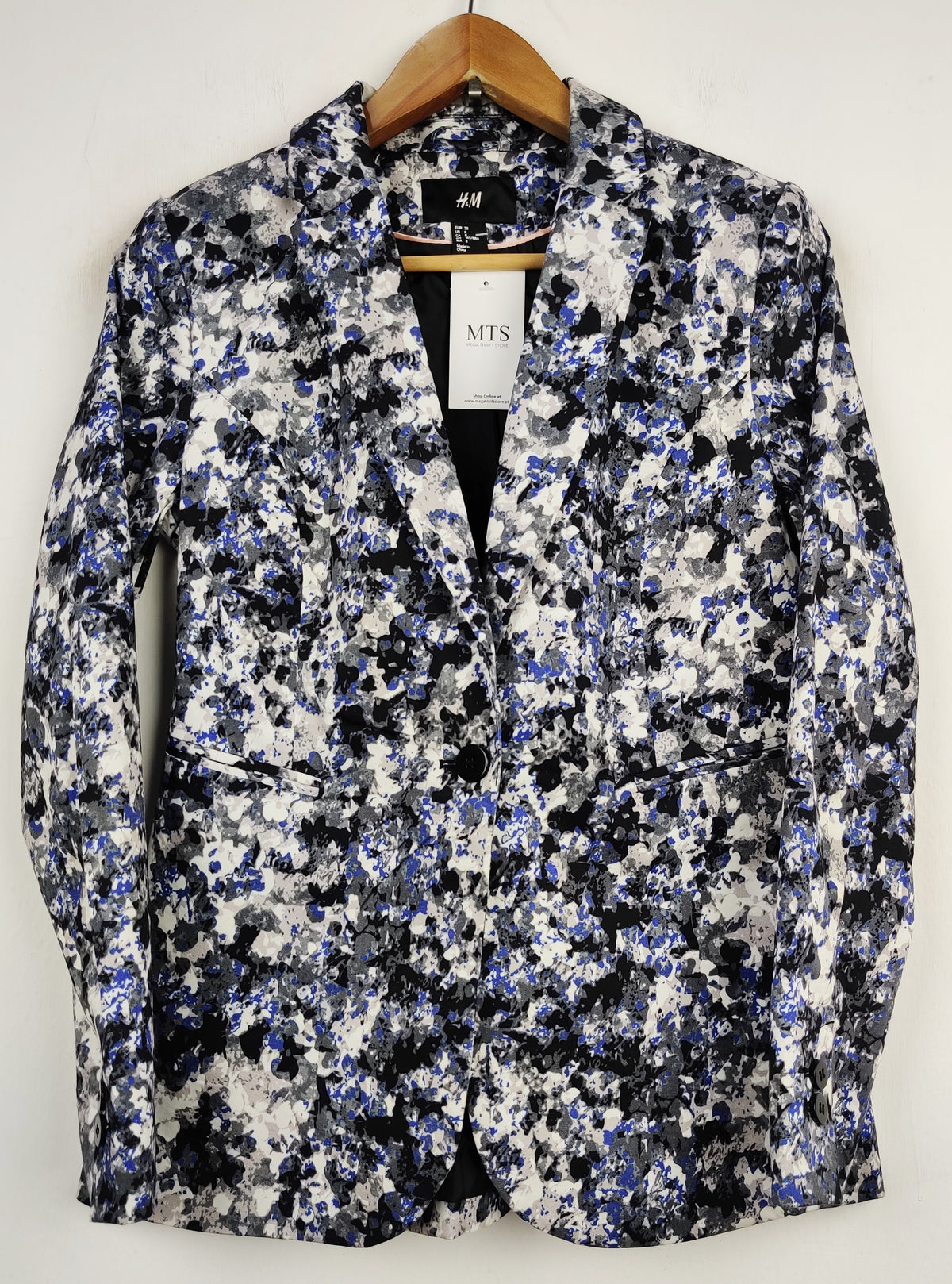 Buy online pre-used pre-loved 100% authentic & Original branded H&M (BC-1390) available in Pakistan. Top international brands avilable.