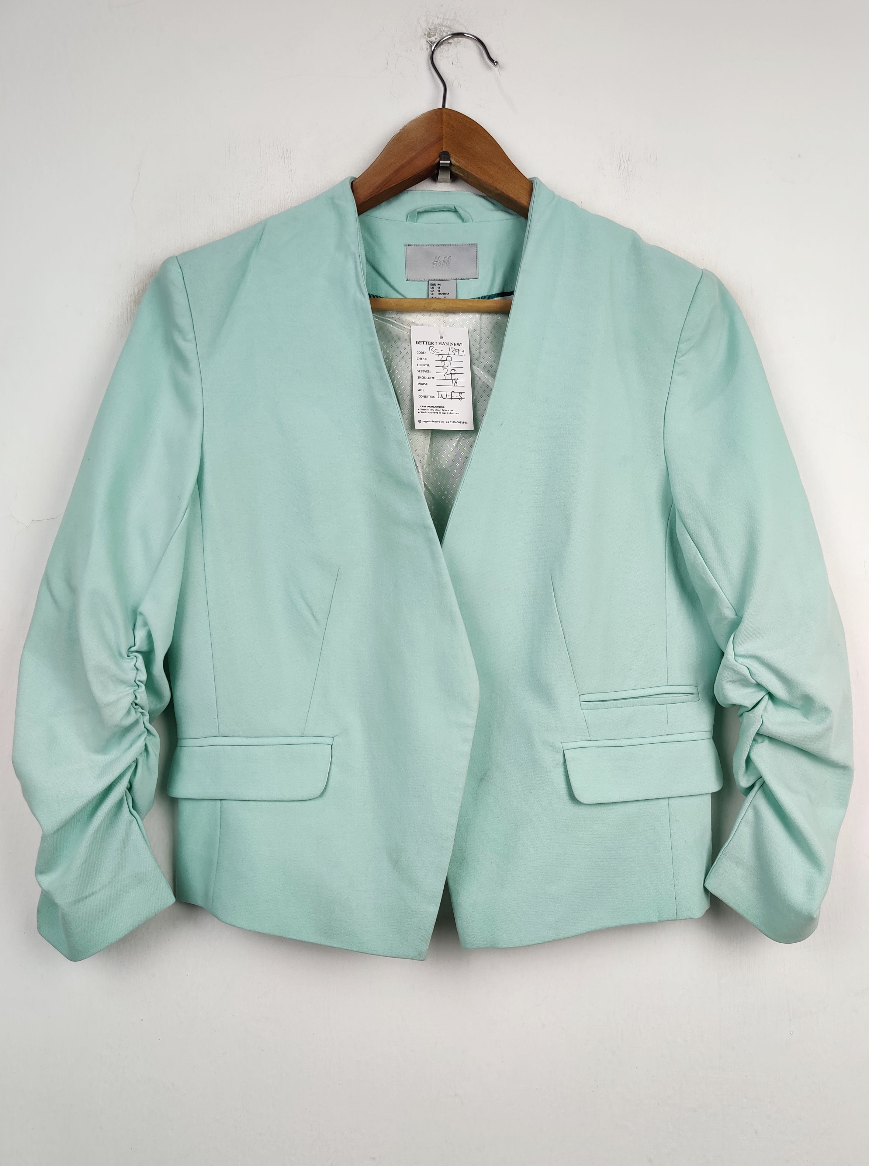 Buy online pre-used pre-loved 100% authentic & Original branded H&M (BC-1394) available in Pakistan. Top international brands avilable.