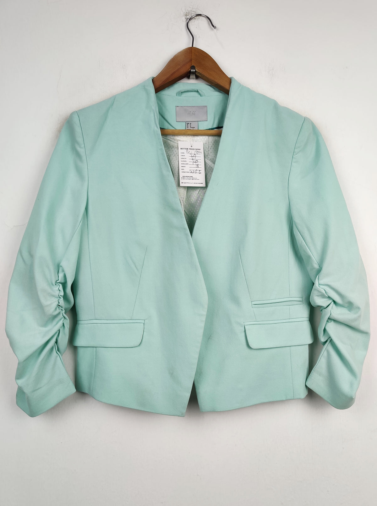 Buy online pre-used pre-loved 100% authentic & Original branded H&M (BC-1394) available in Pakistan. Top international brands avilable.