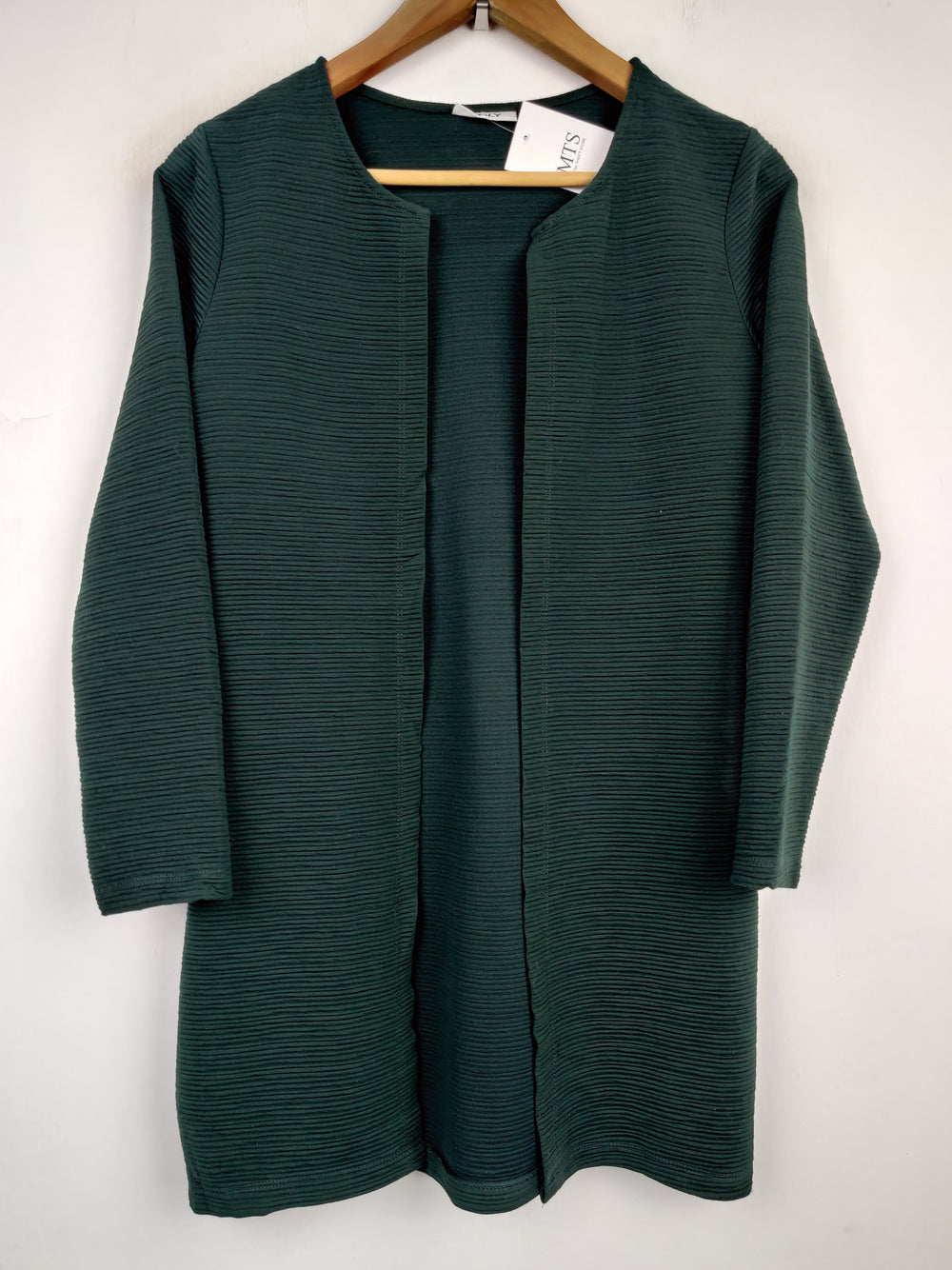 Buy online pre-used pre-loved 100% authentic & Original branded Only (BC-1398) available in Pakistan. Top international brands avilable.