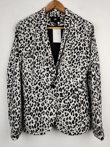 Buy online pre-used pre-loved 100% authentic & Original branded H&M (BC-1402) available in Pakistan. Top international brands avilable.