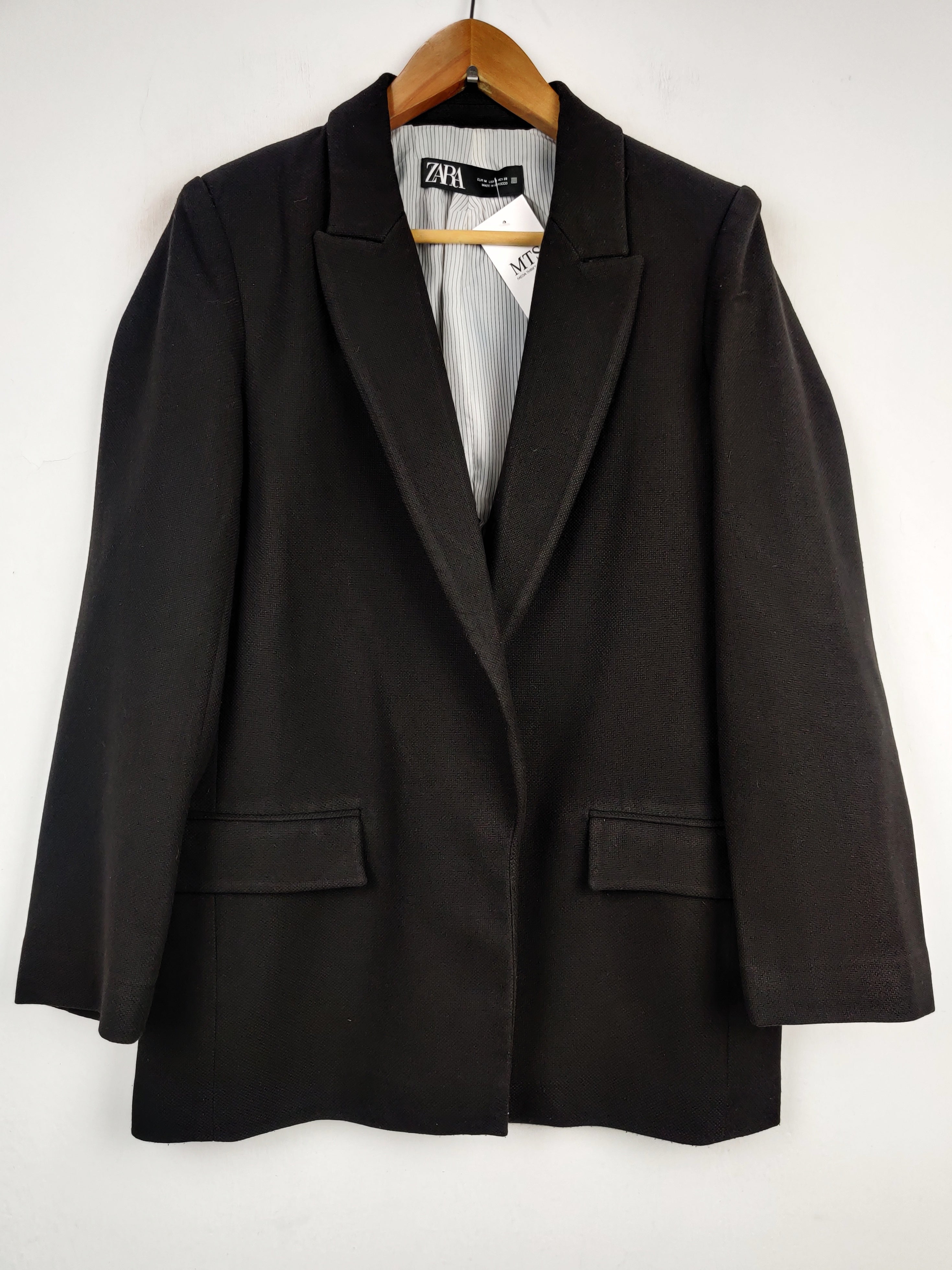 Buy online pre-used pre-loved 100% authentic & Original branded Zara (BC-1406) available in Pakistan. Top international brands avilable.