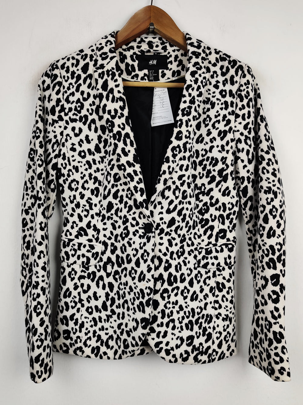 Buy online pre-used pre-loved 100% authentic & Original branded H&M (BC-1409) available in Pakistan. Top international brands avilable.