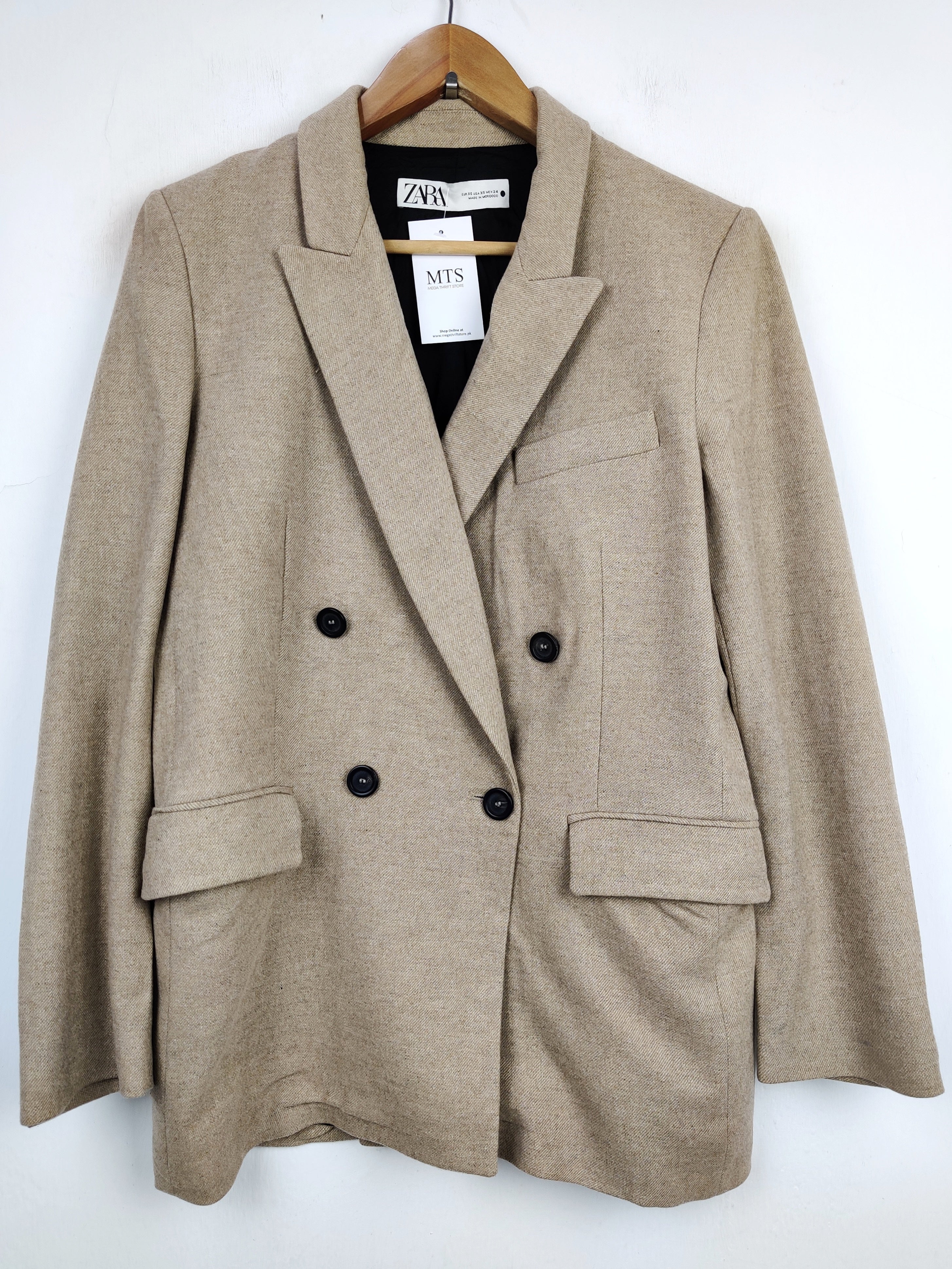 Buy online pre-used pre-loved 100% authentic & Original branded Zara (BC-1411) available in Pakistan. Top international brands avilable.