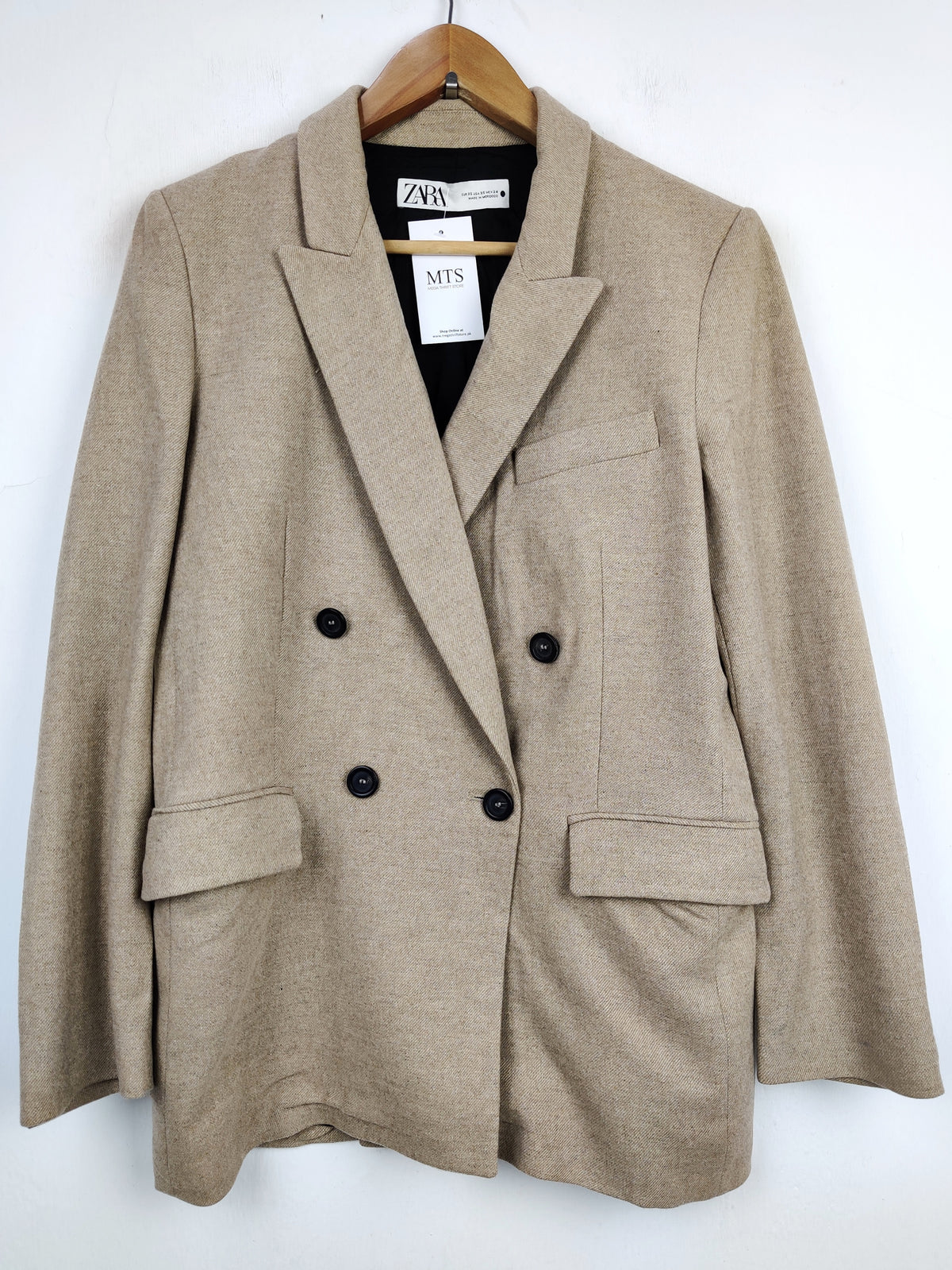 Buy online pre-used pre-loved 100% authentic & Original branded Zara (BC-1411) available in Pakistan. Top international brands avilable.