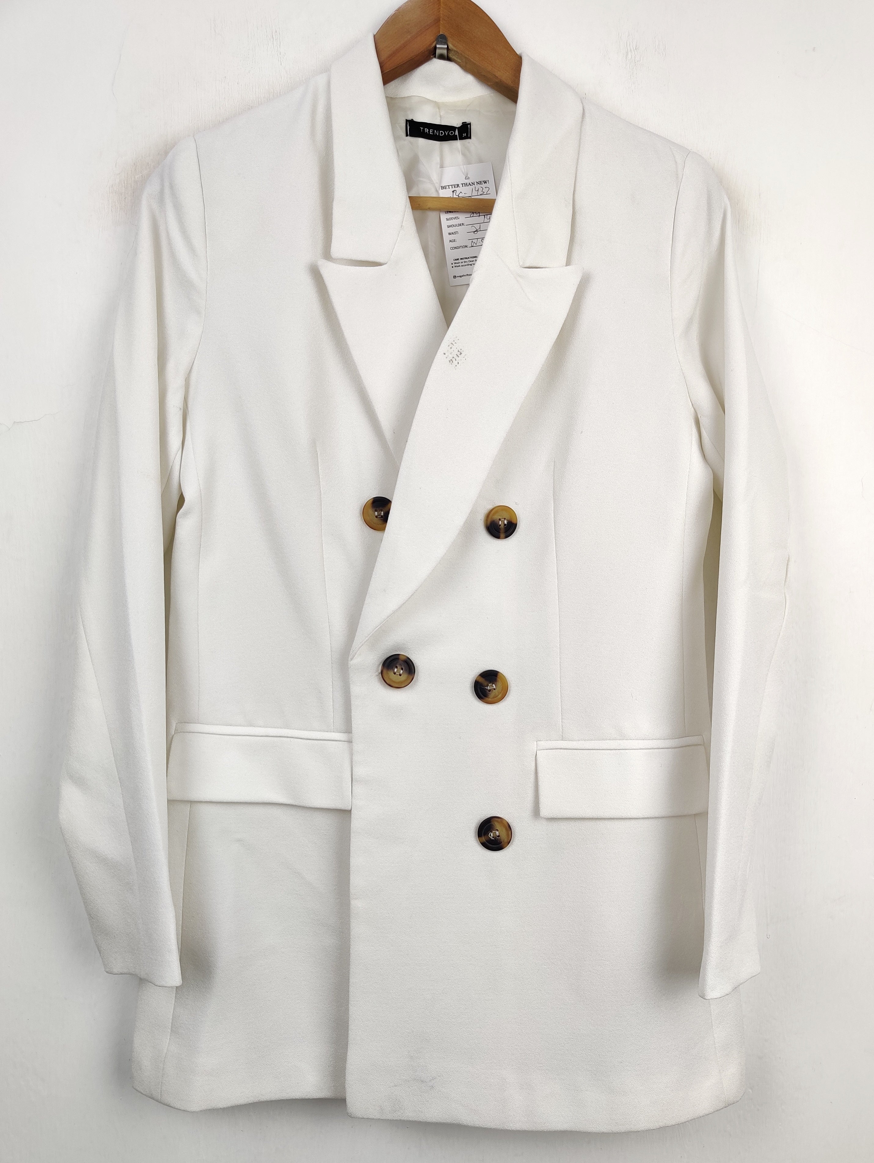Buy online pre-used pre-loved 100% authentic & Original branded Trendyol (BC-1437) available in Pakistan. Top international brands avilable.