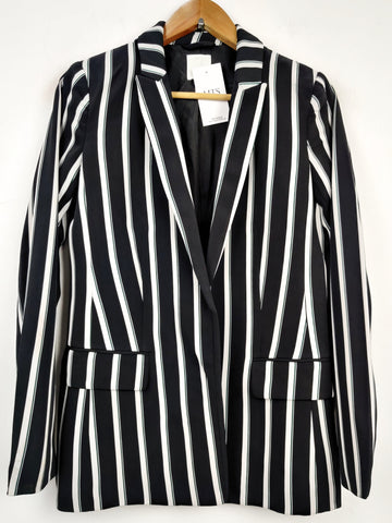 Buy online pre-used pre-loved 100% authentic & Original branded H&M (BC-1448) available in Pakistan. Top international brands avilable.