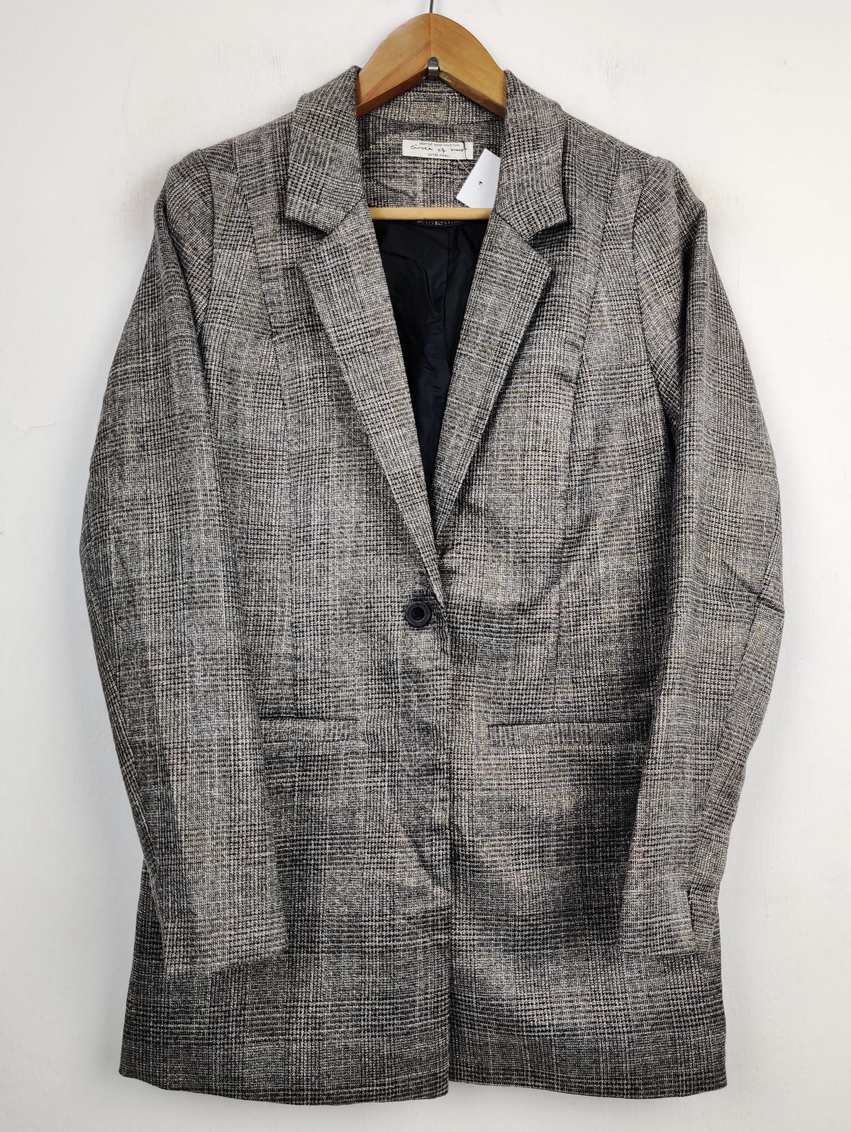 Buy online pre-used pre-loved 100% authentic & Original branded Circle Of Mess (BC-1451) available in Pakistan. Top international brands avilable.
