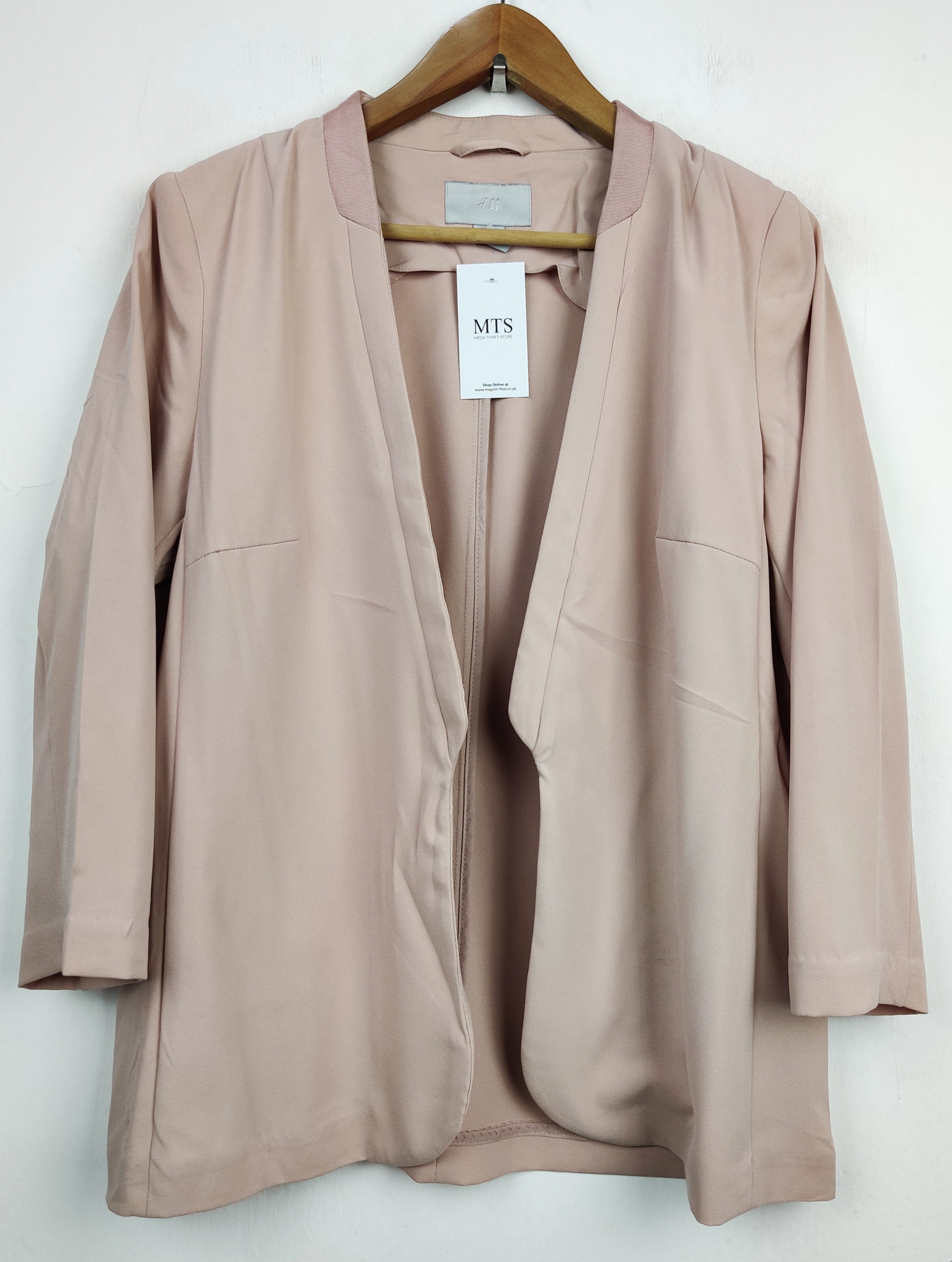 Buy online pre-used pre-loved 100% authentic & Original branded H&M (BC-1461) available in Pakistan. Top international brands avilable.