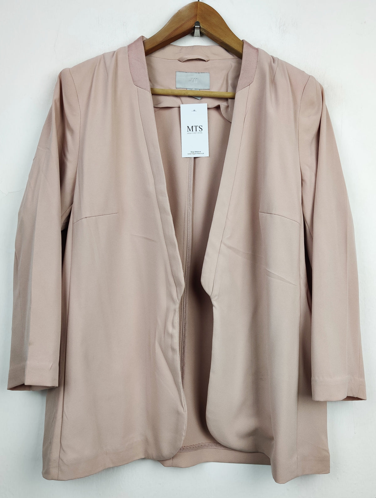 Buy online pre-used pre-loved 100% authentic & Original branded H&M (BC-1461) available in Pakistan. Top international brands avilable.