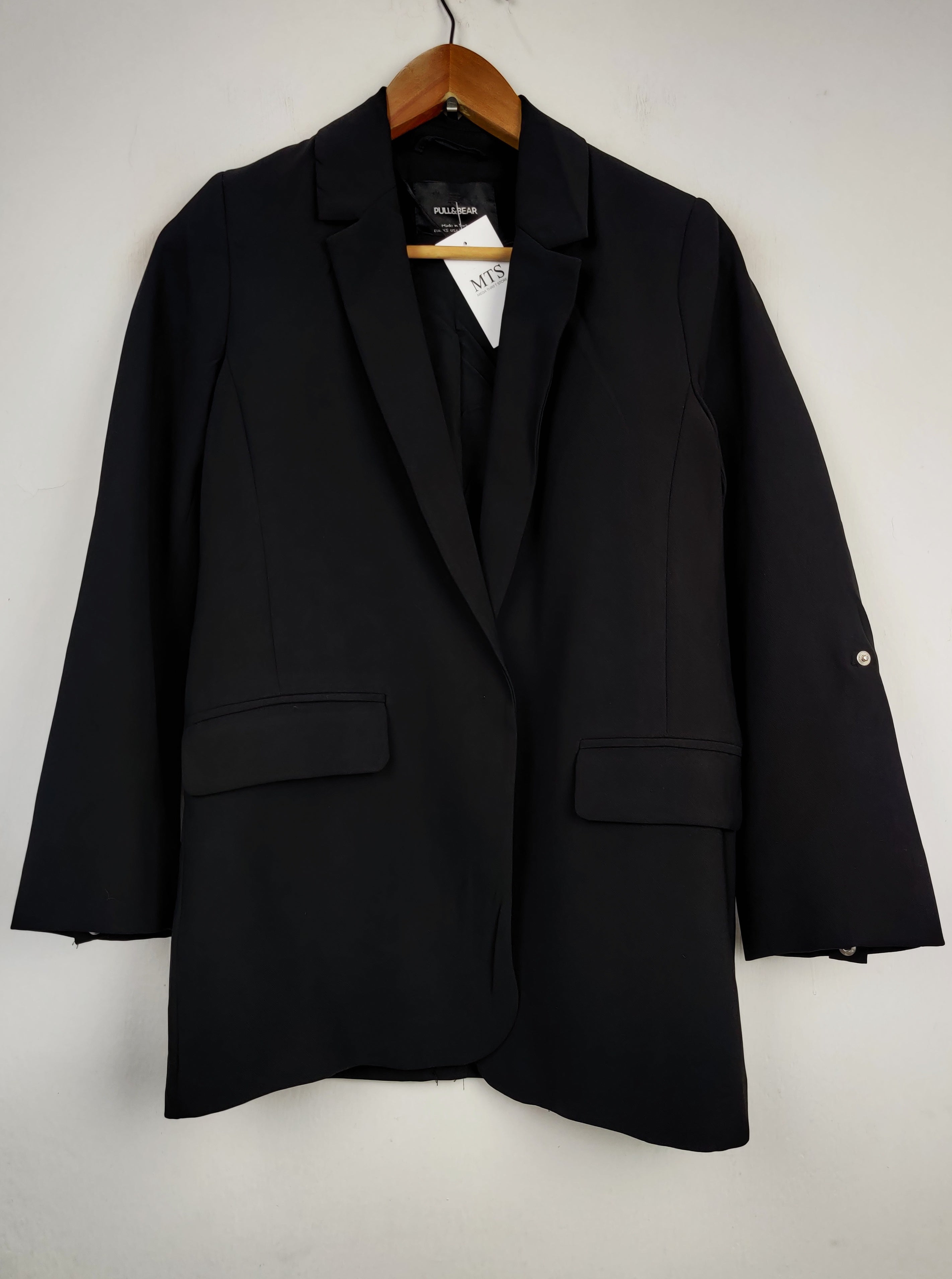 Buy online pre-used pre-loved 100% authentic & Original branded Pull&Bear (BC-1488) available in Pakistan. Top international brands avilable.