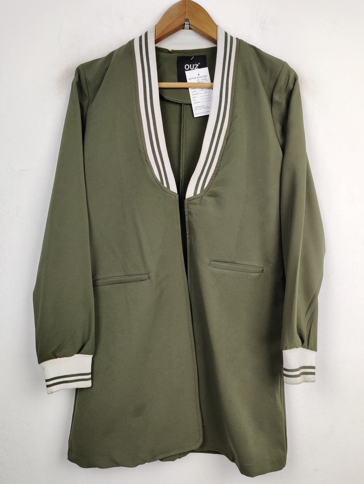 Buy online pre-used pre-loved 100% authentic & Original branded Ouz (BC-1494) available in Pakistan. Top international brands avilable.