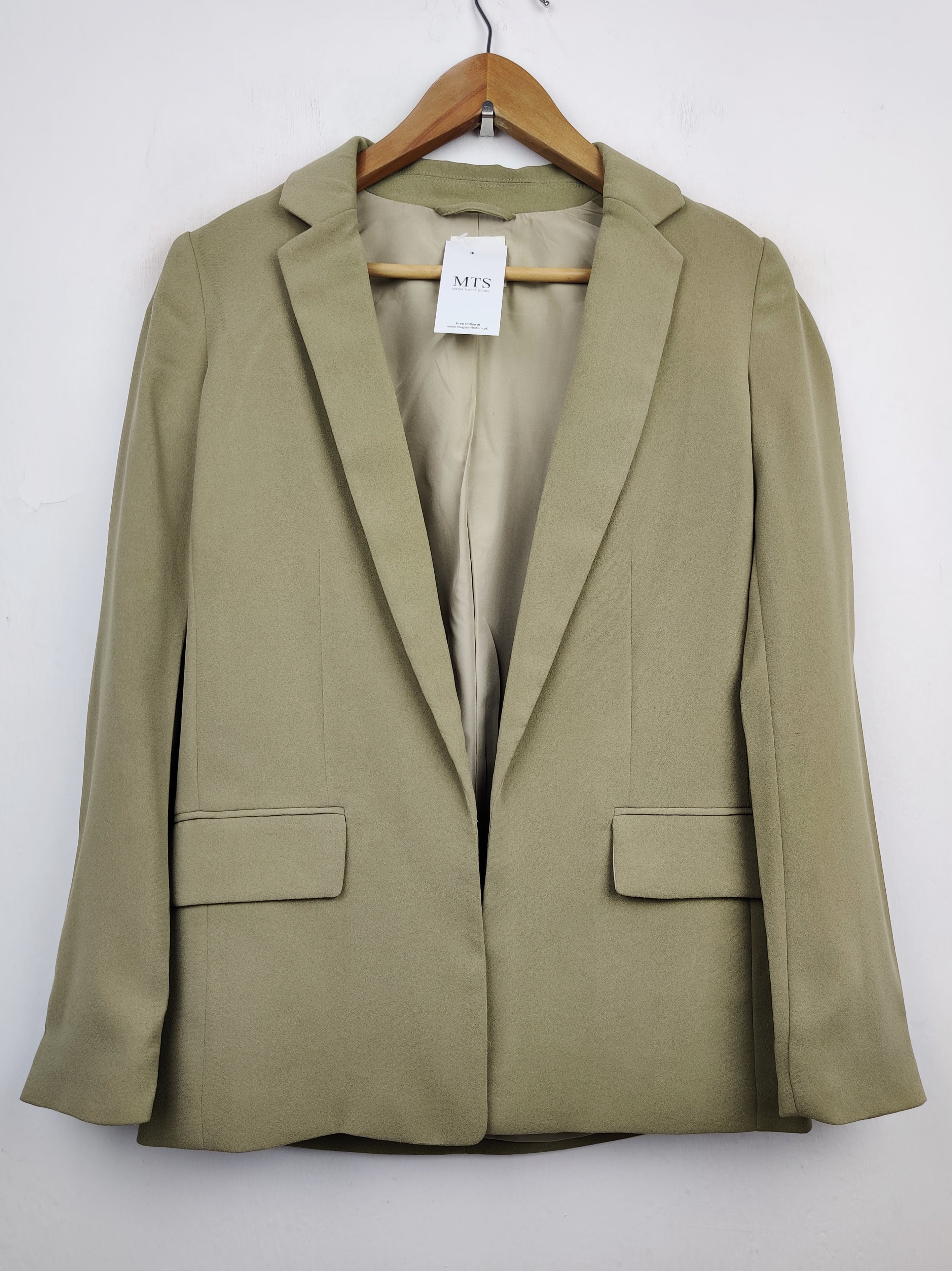 Buy online pre-used pre-loved 100% authentic & Original branded H&M (BC-1522) available in Pakistan. Top international brands avilable.