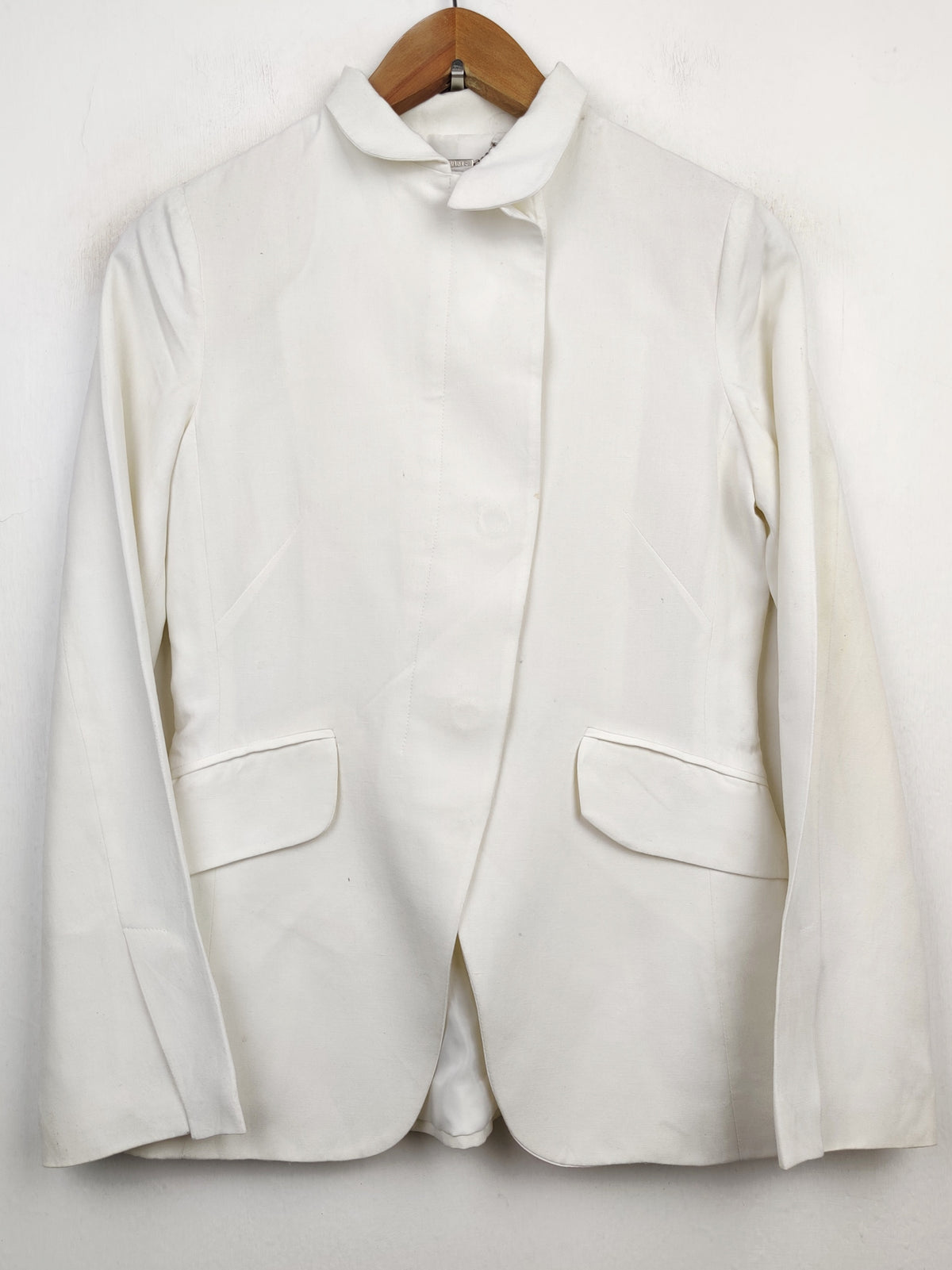 Buy online pre-used pre-loved 100% authentic & Original branded Mango (BC-1527) available in Pakistan. Top international brands avilable.