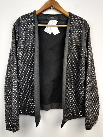 Buy online pre-used pre-loved 100% authentic & Original branded Zara (BC-1531) available in Pakistan. Top international brands avilable.