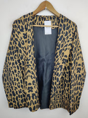 Buy online pre-used pre-loved 100% authentic & Original branded Unknown Brand (BC-1543) available in Pakistan. Top international brands avilable.