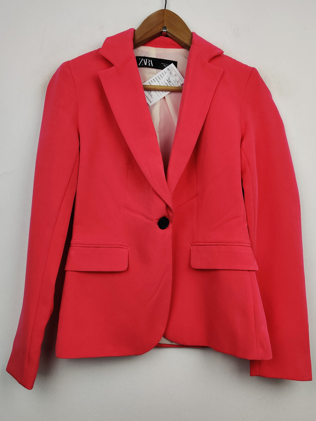 Buy online pre-used pre-loved 100% authentic & Original branded Zara (BC-1554) available in Pakistan. Top international brands avilable.