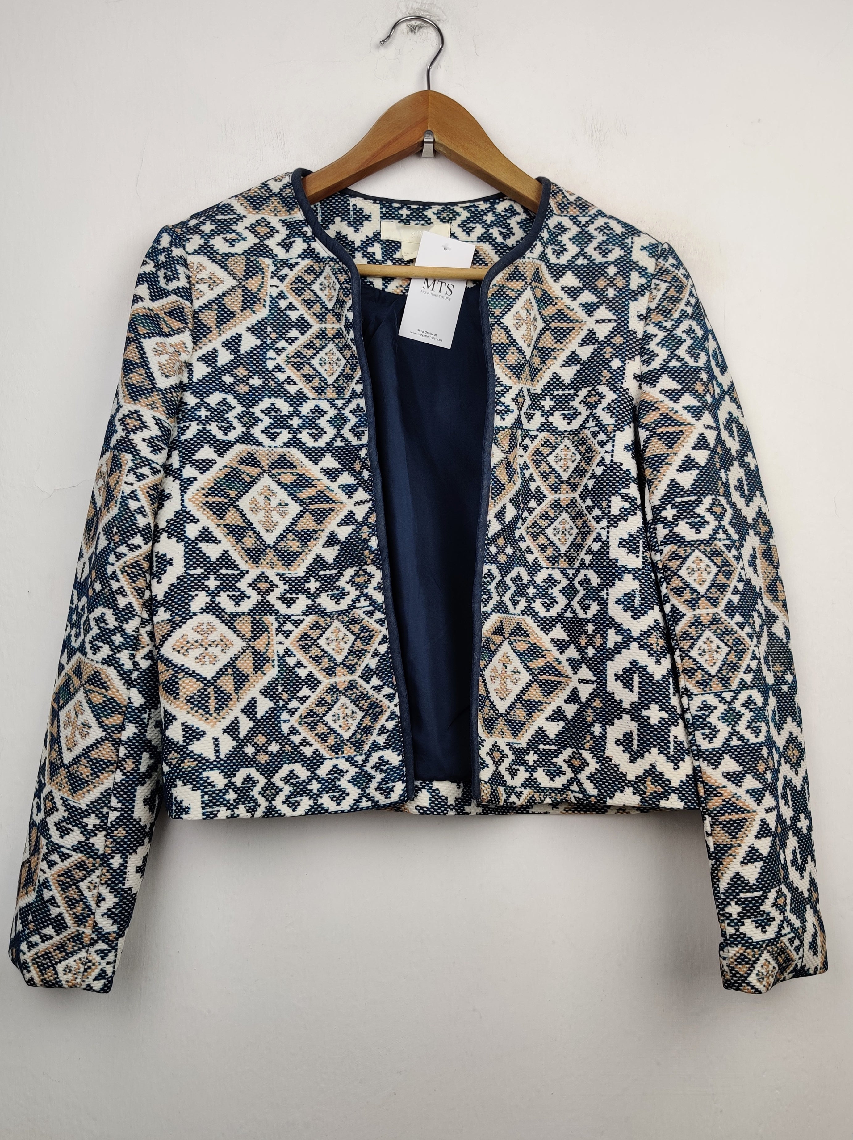 Buy online pre-used pre-loved 100% authentic & Original branded H&M (BC-1555) available in Pakistan. Top international brands avilable.