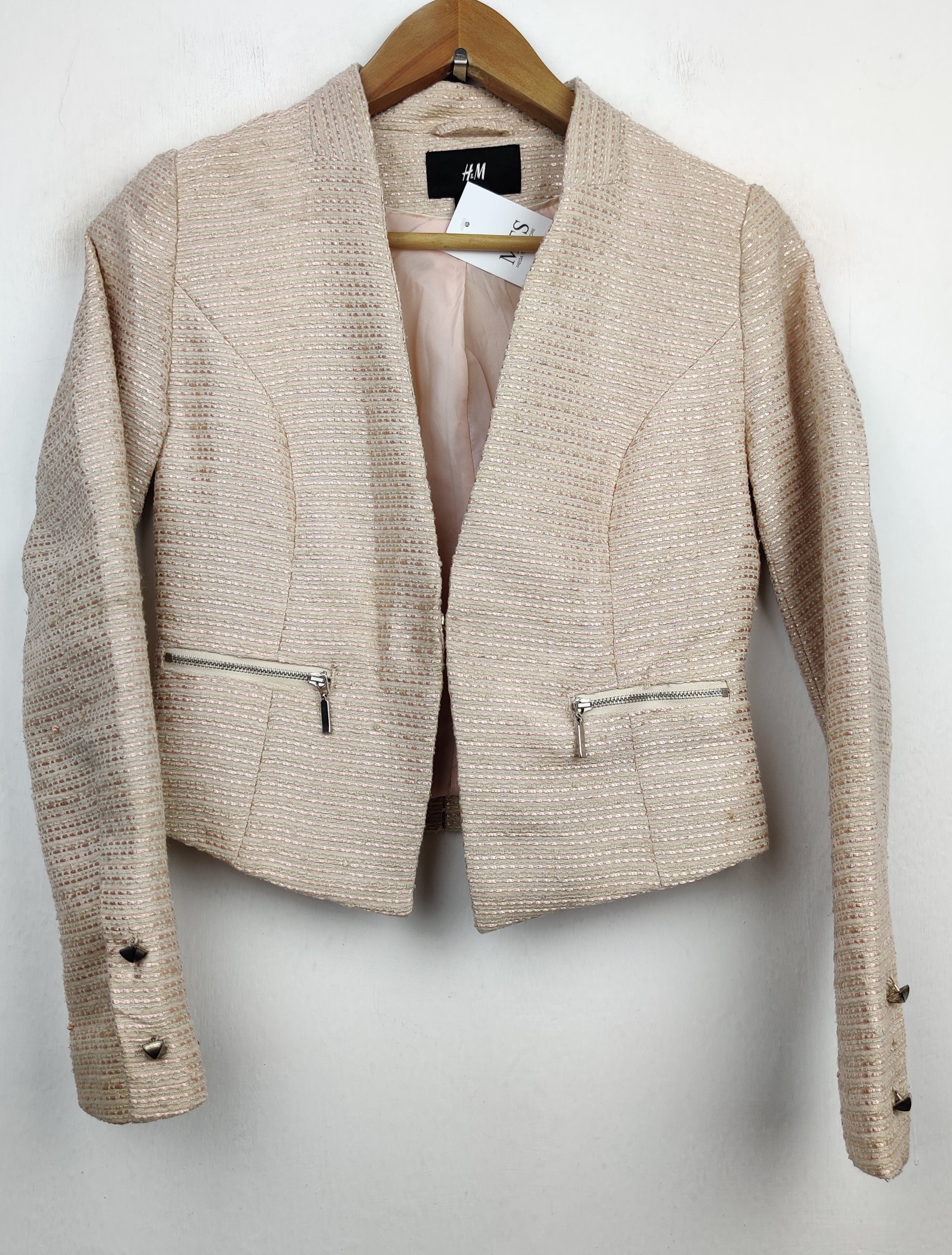 Buy online pre-used pre-loved 100% authentic & Original branded H&M (BC-1558) available in Pakistan. Top international brands avilable.