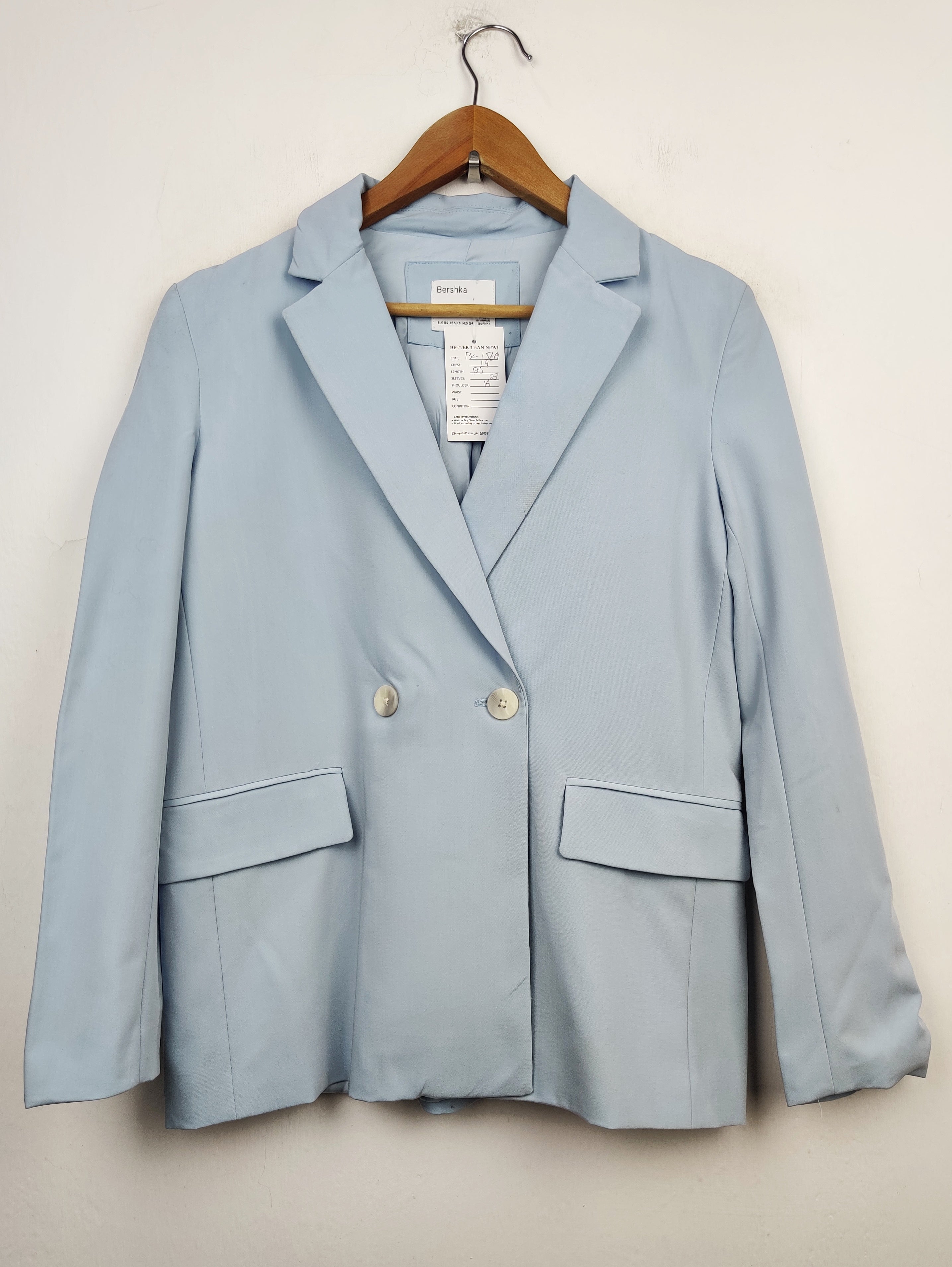 Buy online pre-used pre-loved 100% authentic & Original branded Bershka (BC-1569) available in Pakistan. Top international brands avilable.