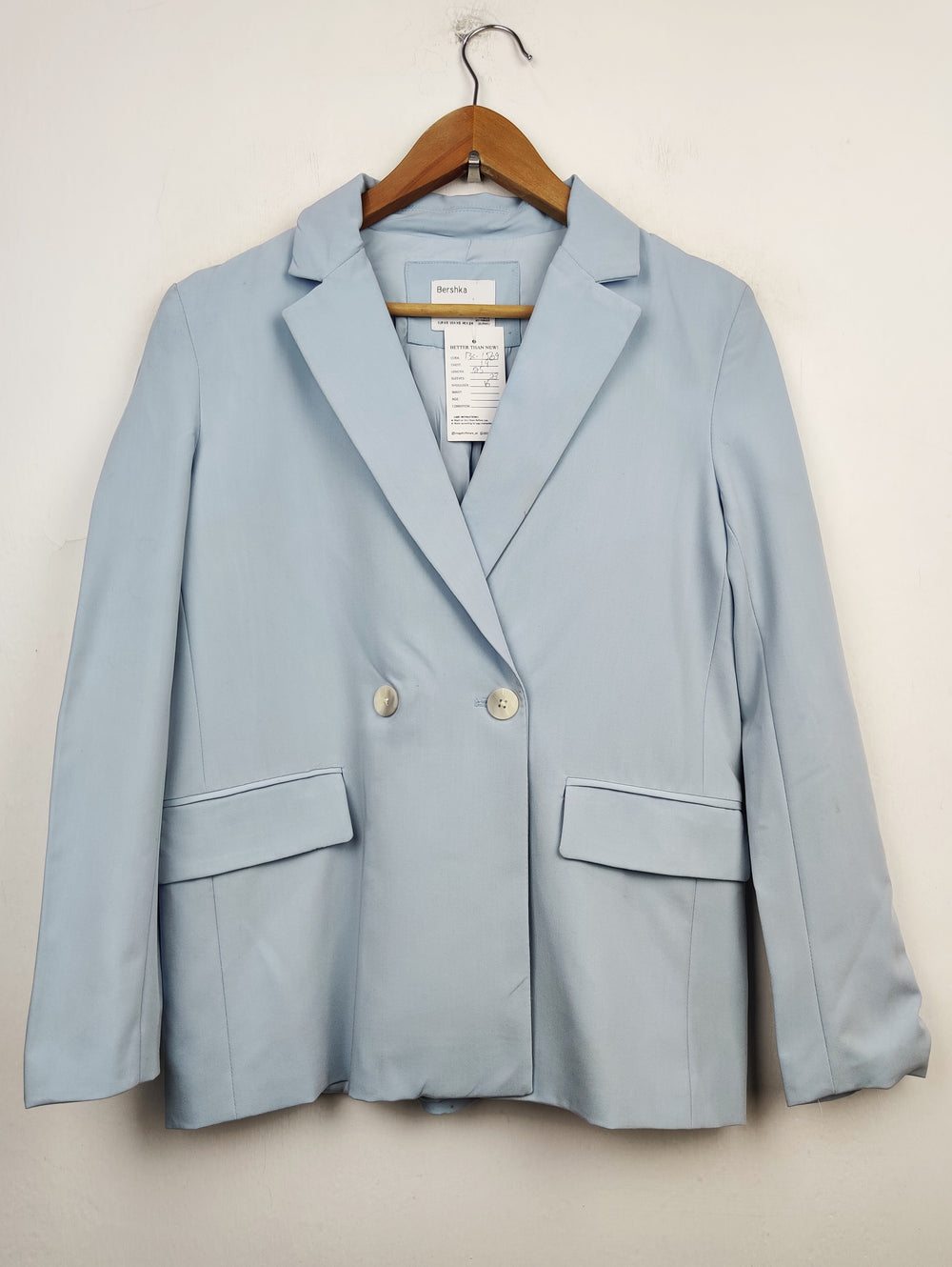 Buy online pre-used pre-loved 100% authentic & Original branded Bershka (BC-1569) available in Pakistan. Top international brands avilable.